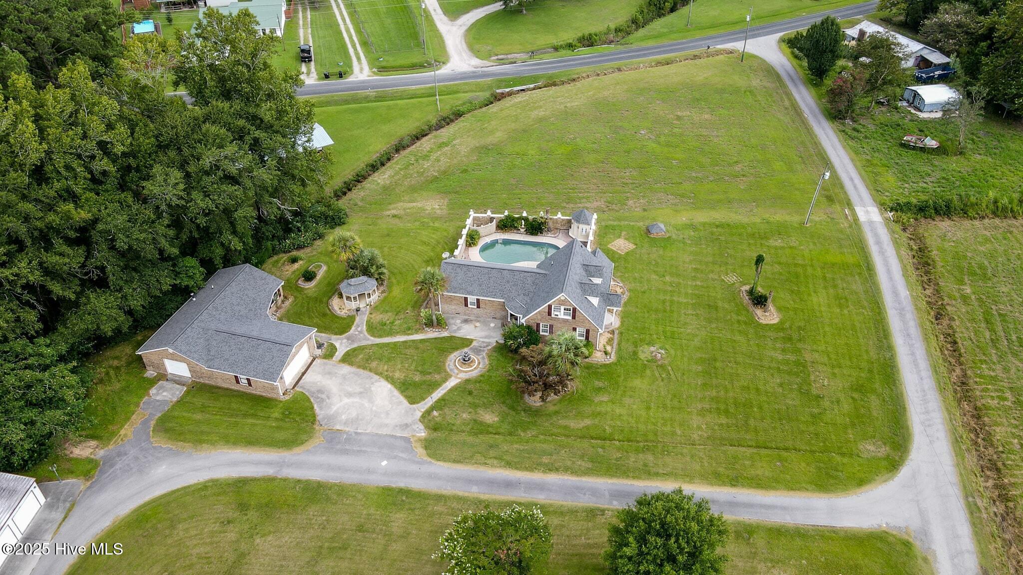 310 Lott Morton Lane Property Photo 2