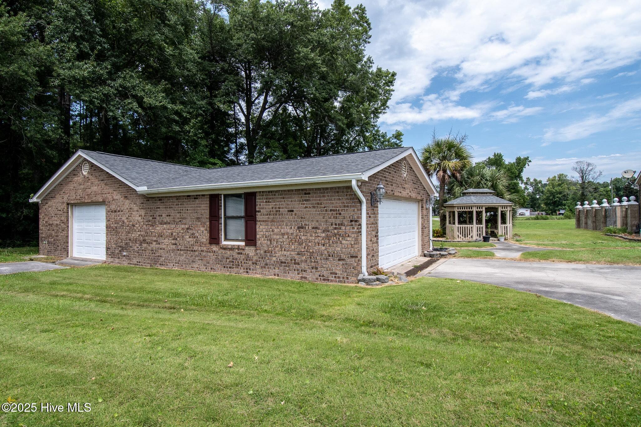 310 Lott Morton Lane Property Photo 14