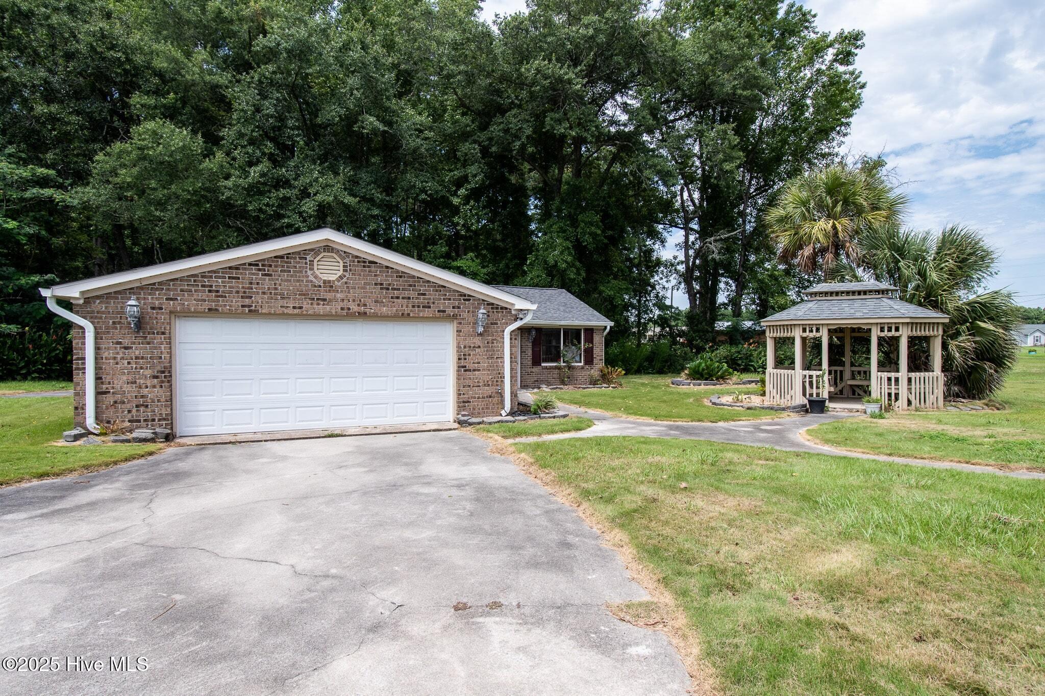 310 Lott Morton Lane Property Photo 15