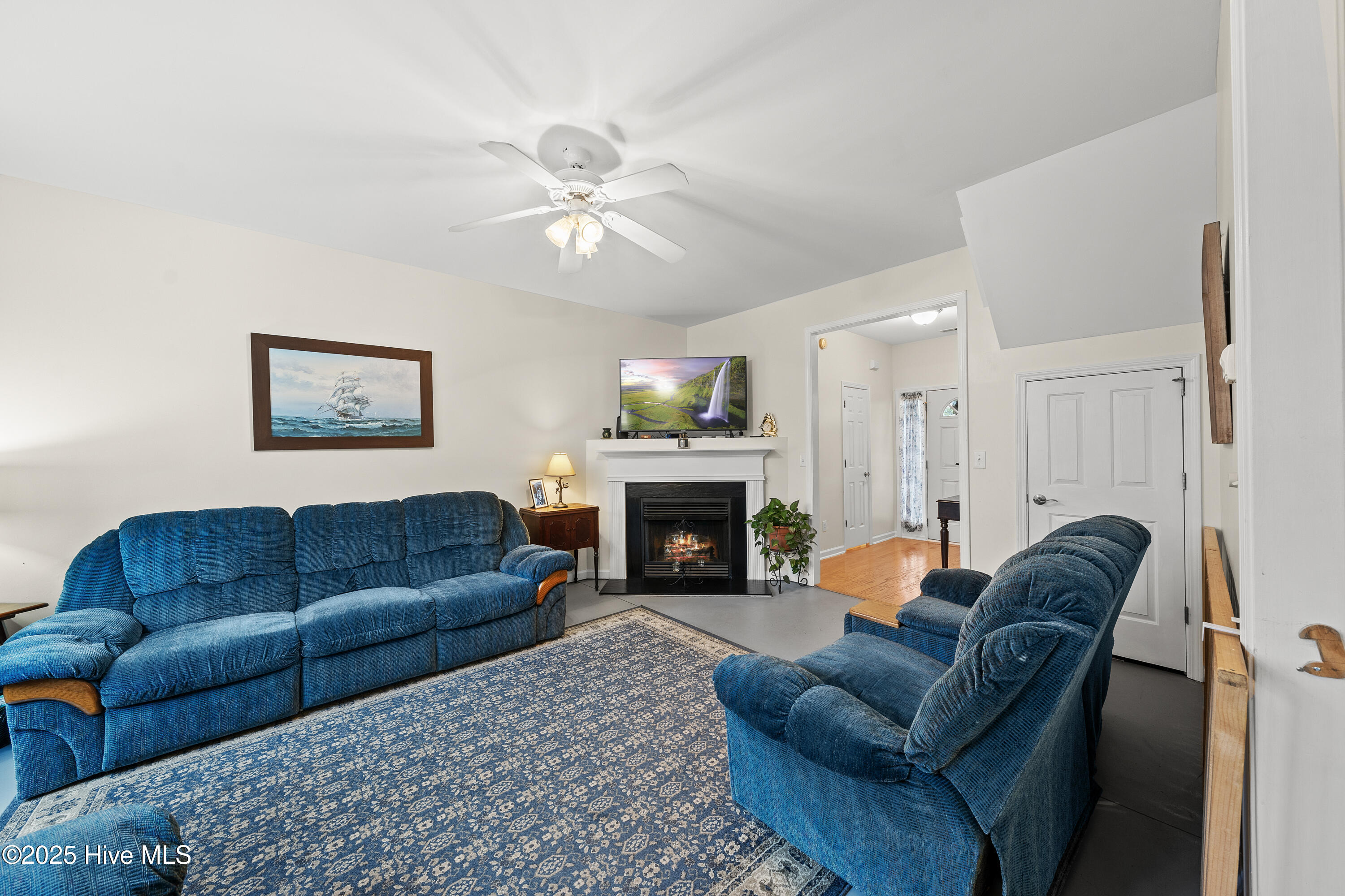 416 Collinsworth Drive Property Photo 17