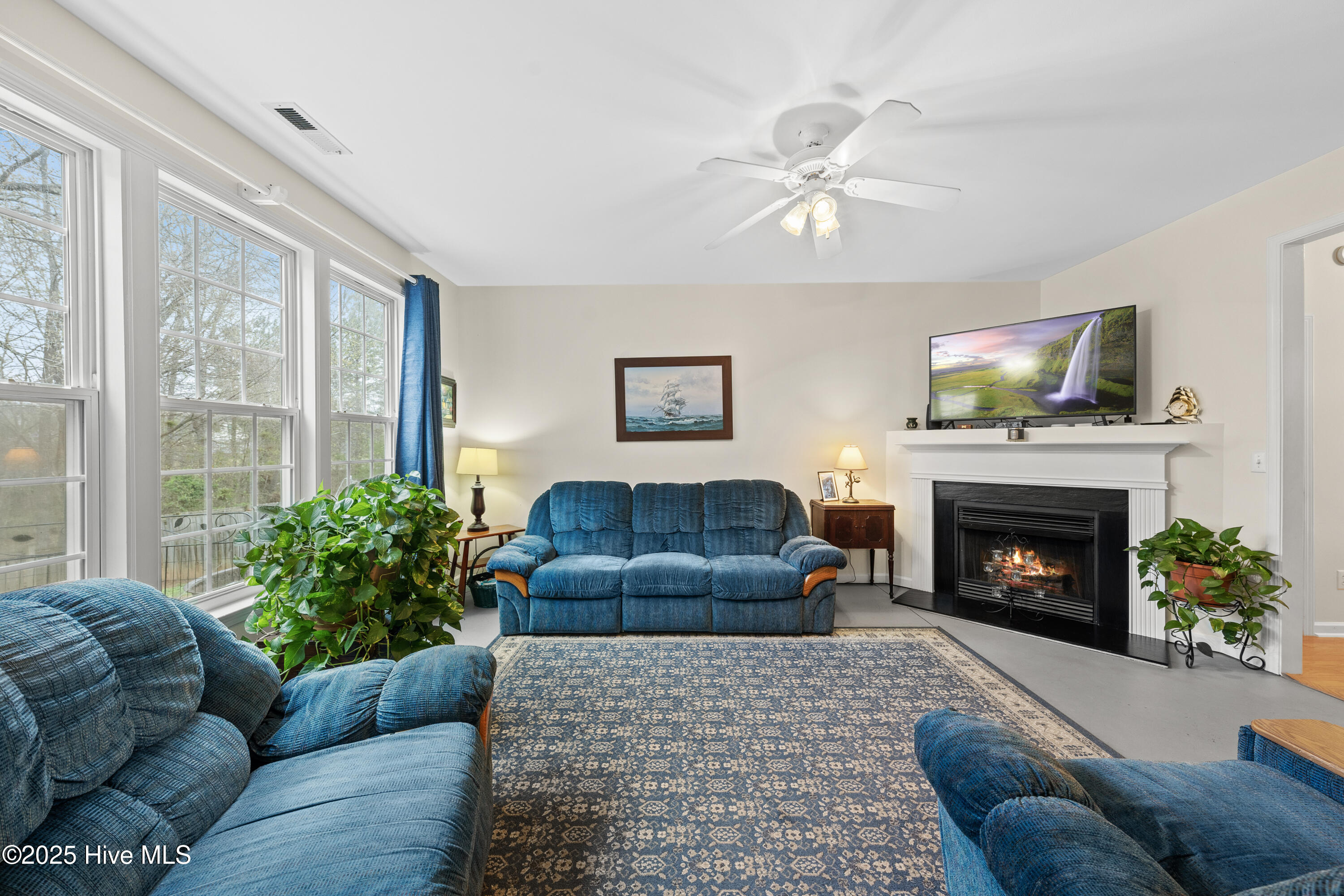 416 Collinsworth Drive Property Photo 18
