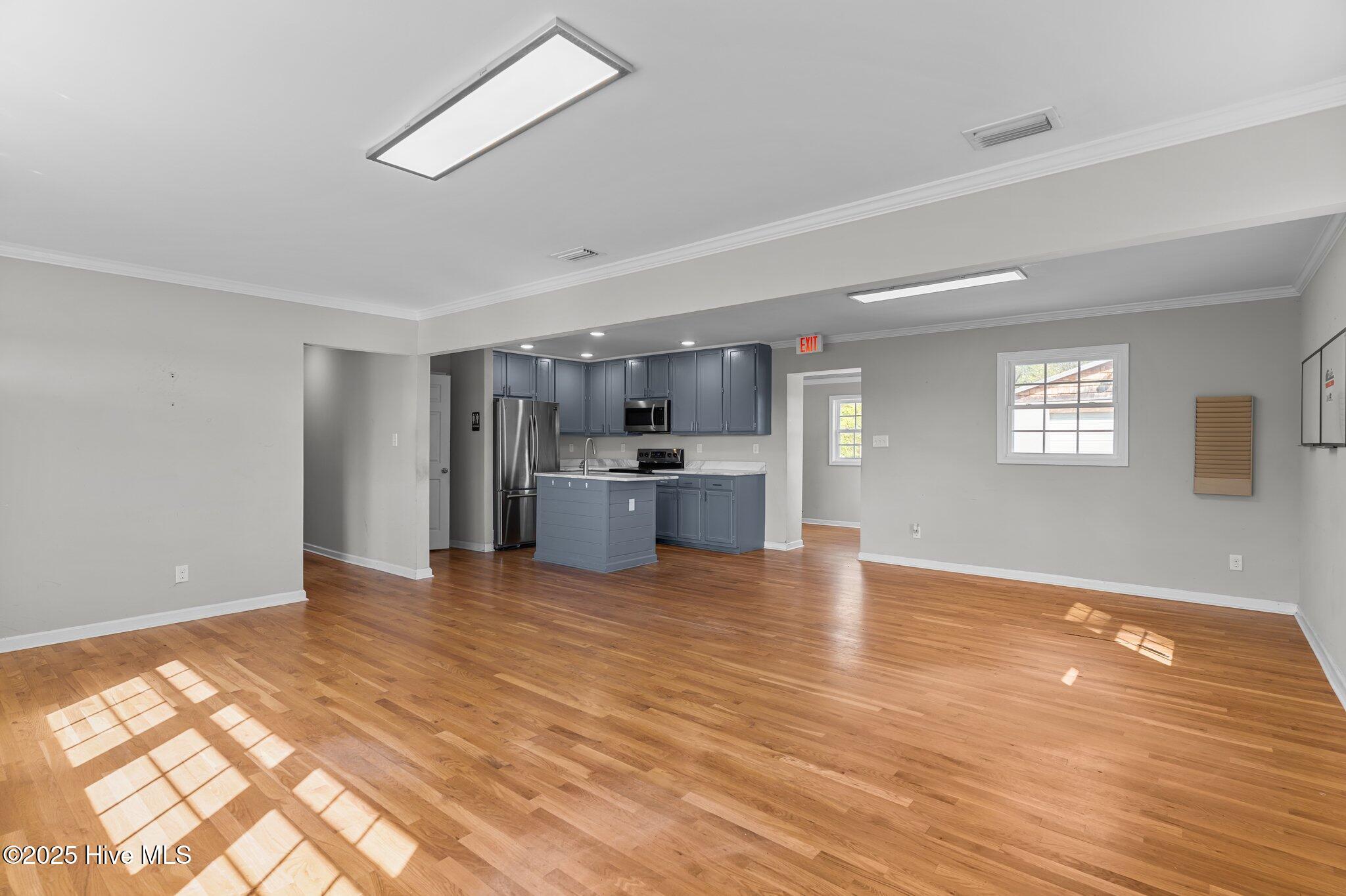 1534 N Kerr Avenue Property Photo 12