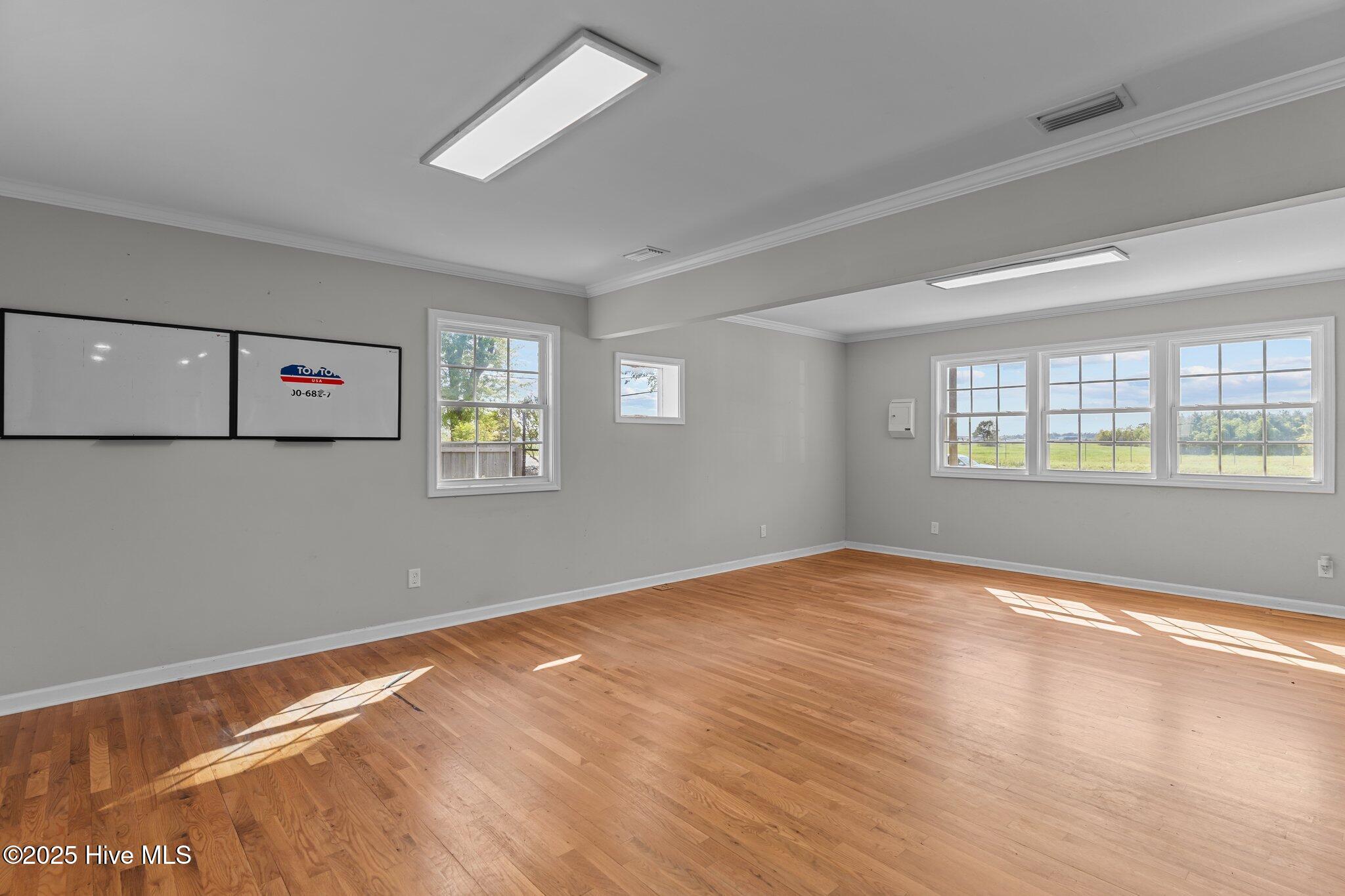 1534 N Kerr Avenue Property Photo 16