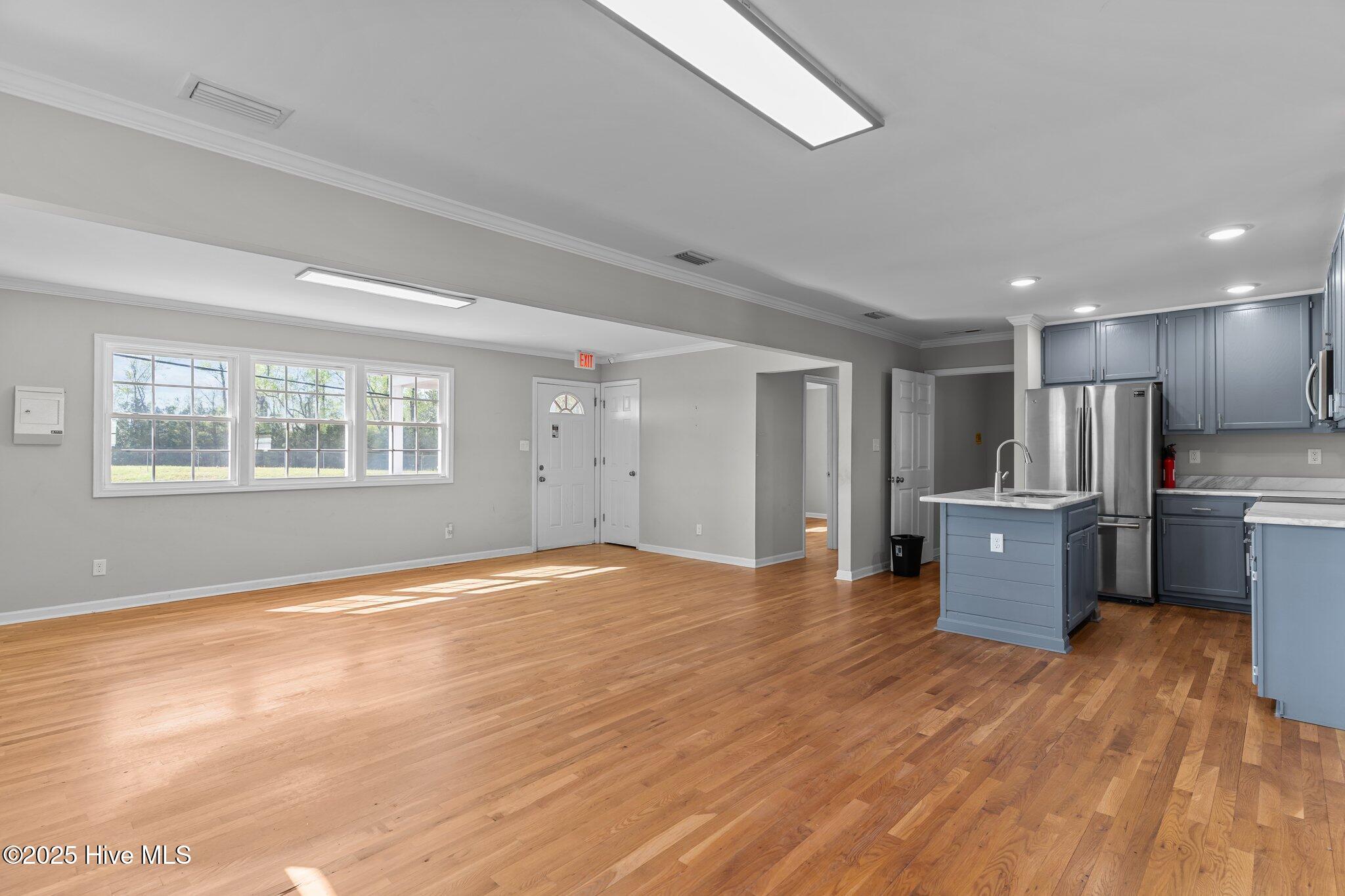 1534 N Kerr Avenue Property Photo 20