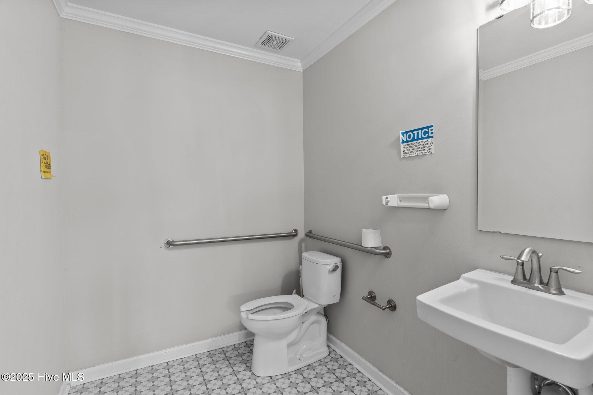 1534 N Kerr Avenue Property Photo 28