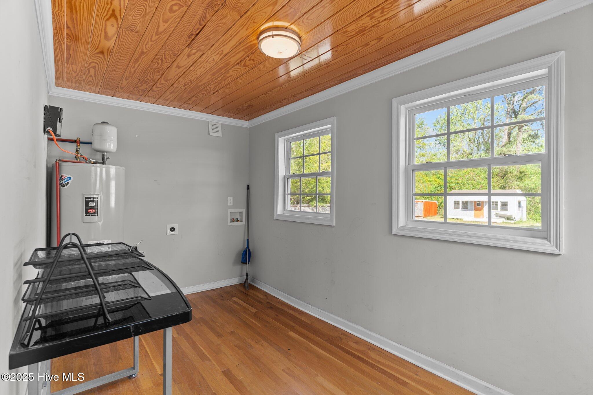 1534 N Kerr Avenue Property Photo 30