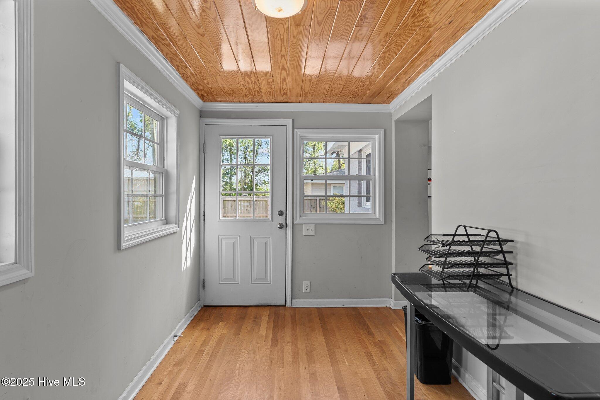 1534 N Kerr Avenue Property Photo 31