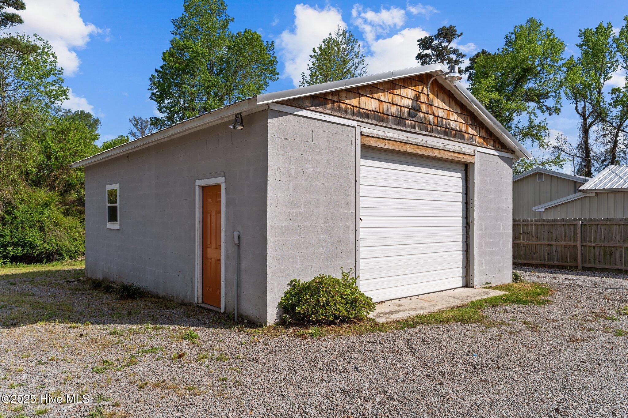 1534 N Kerr Avenue Property Photo 35