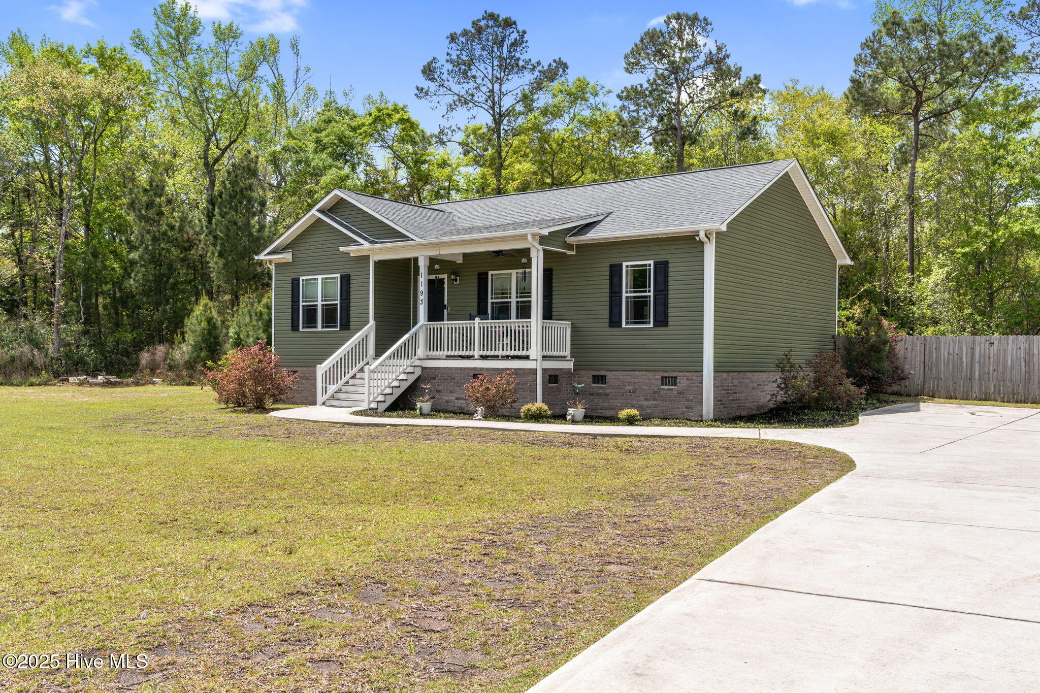 1193 Stone Chimney Road Property Photo 2