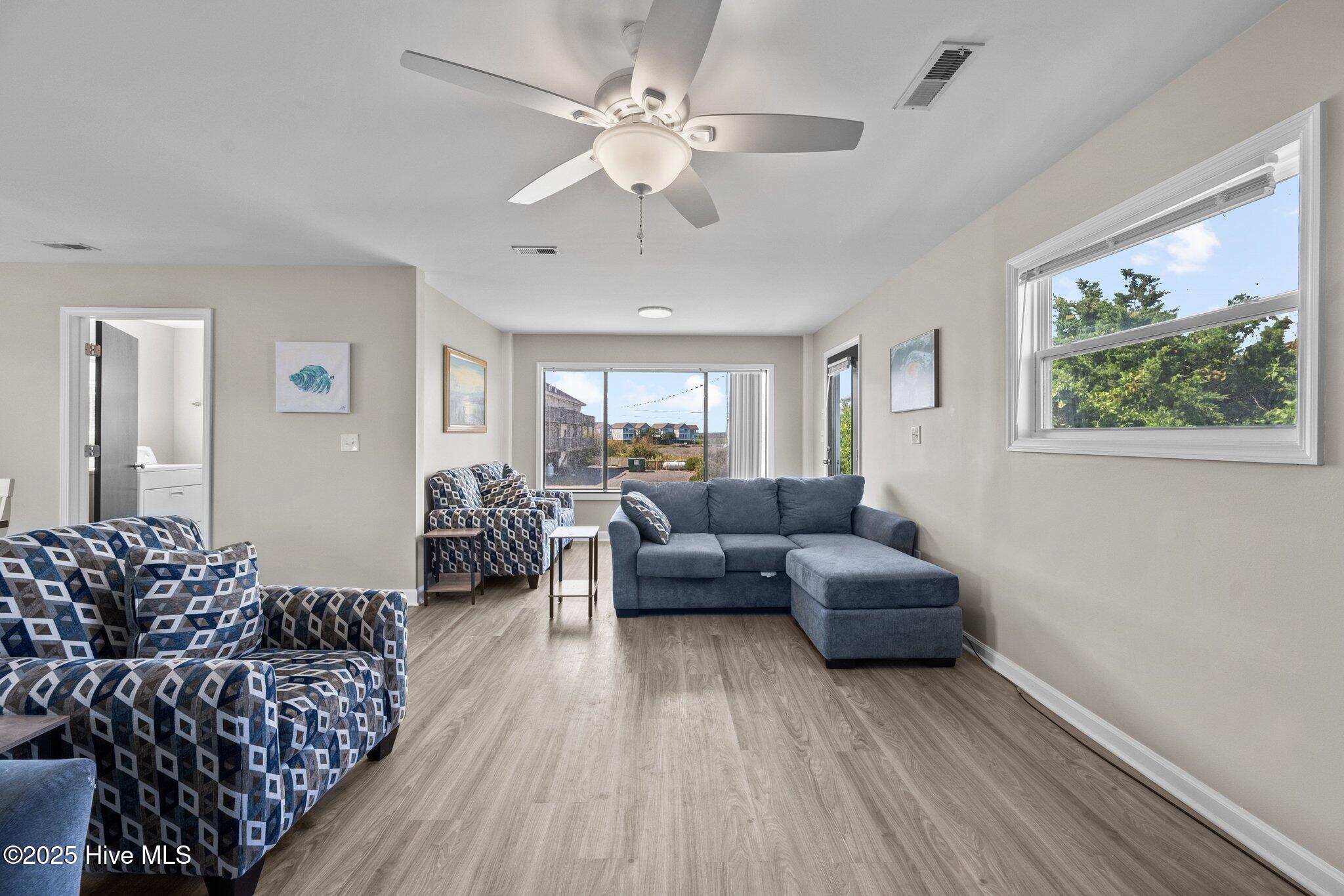 1507 Easy Street Property Photo 4