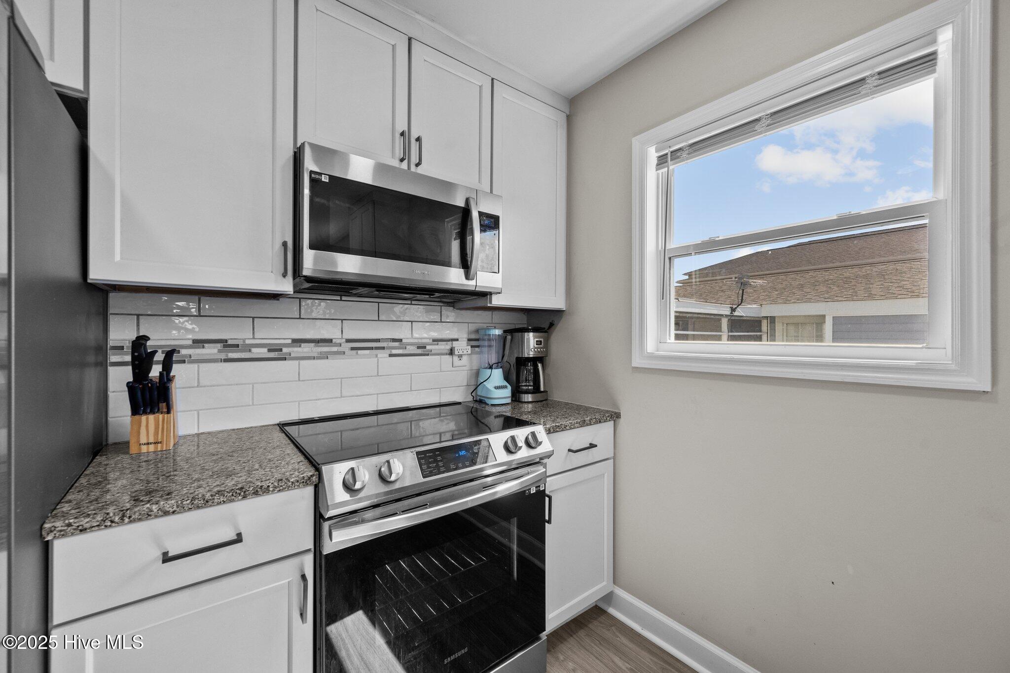 1507 Easy Street Property Photo 7