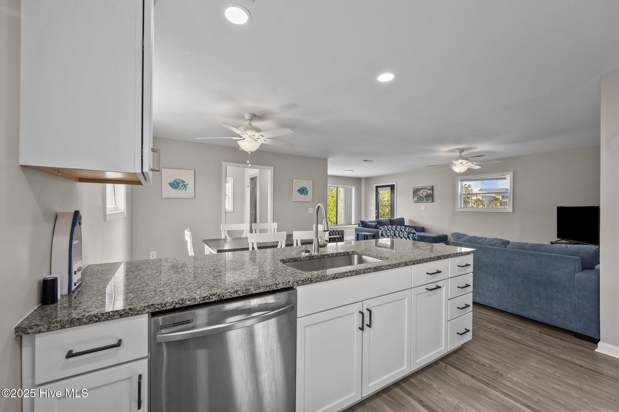 1507 Easy Street Property Photo 8