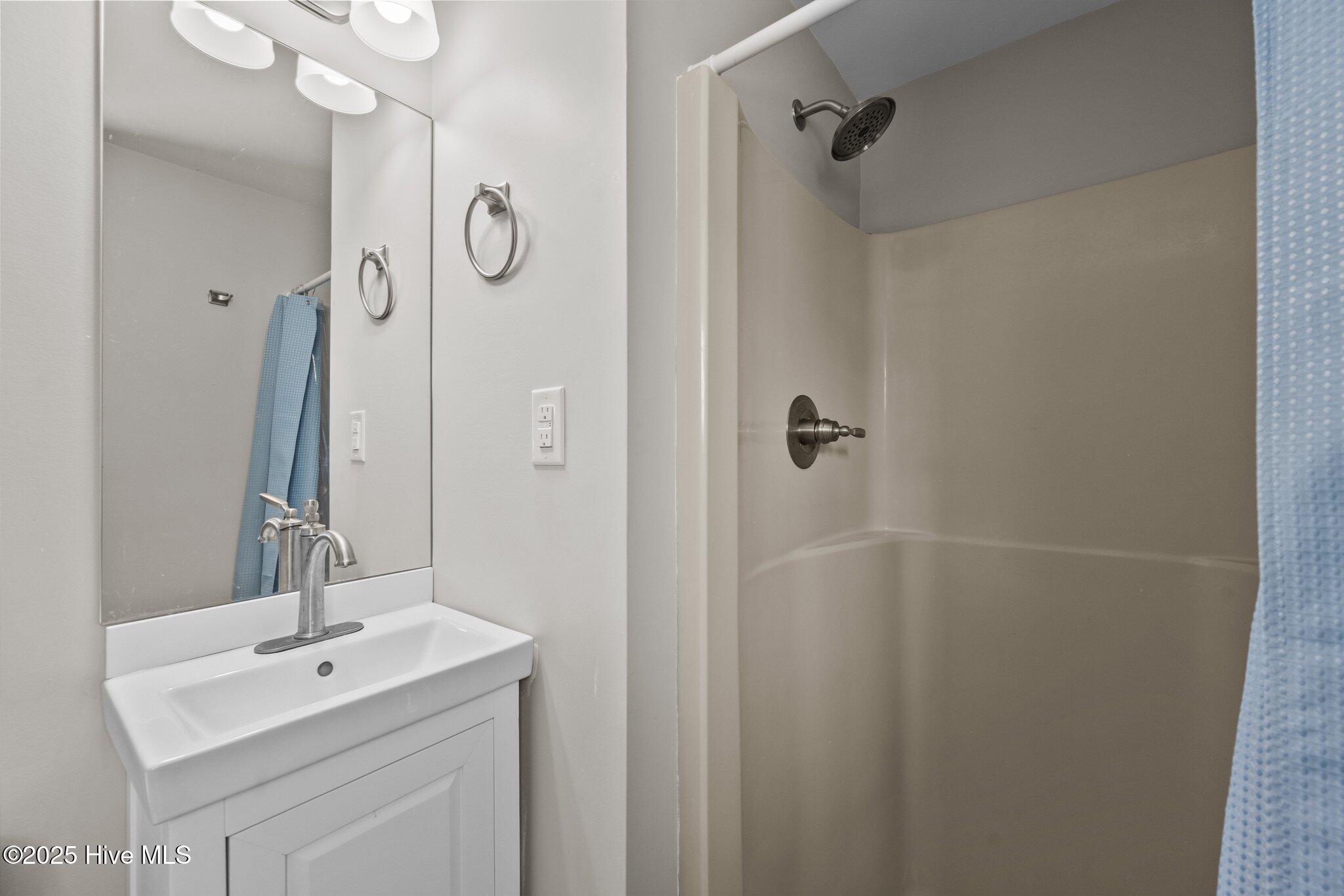 1507 Easy Street Property Photo 28