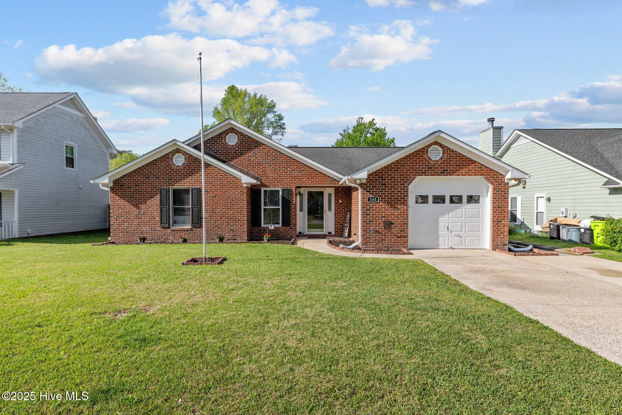 105 S Forest Drive Property Photo 1