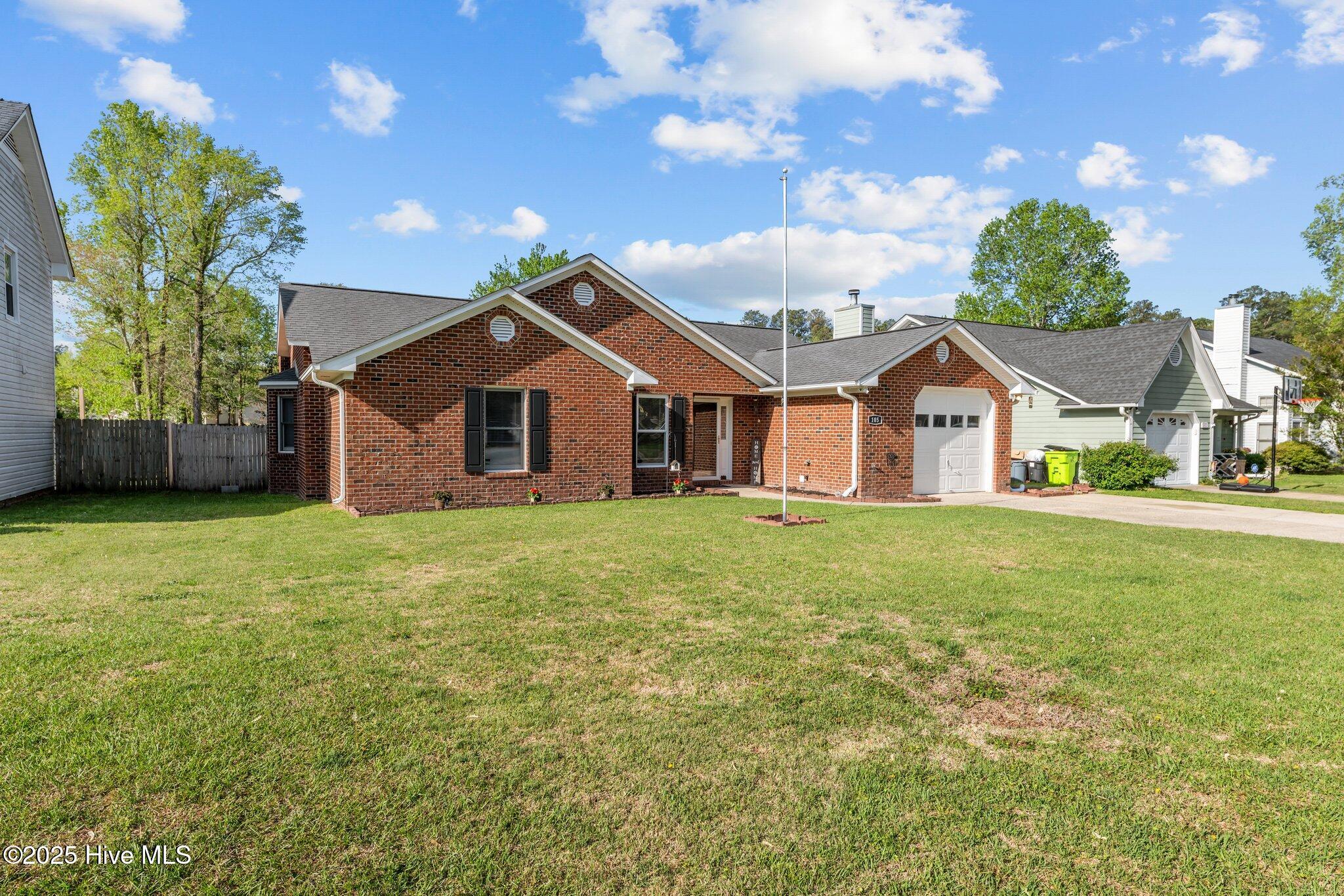 105 S Forest Drive Property Photo 2