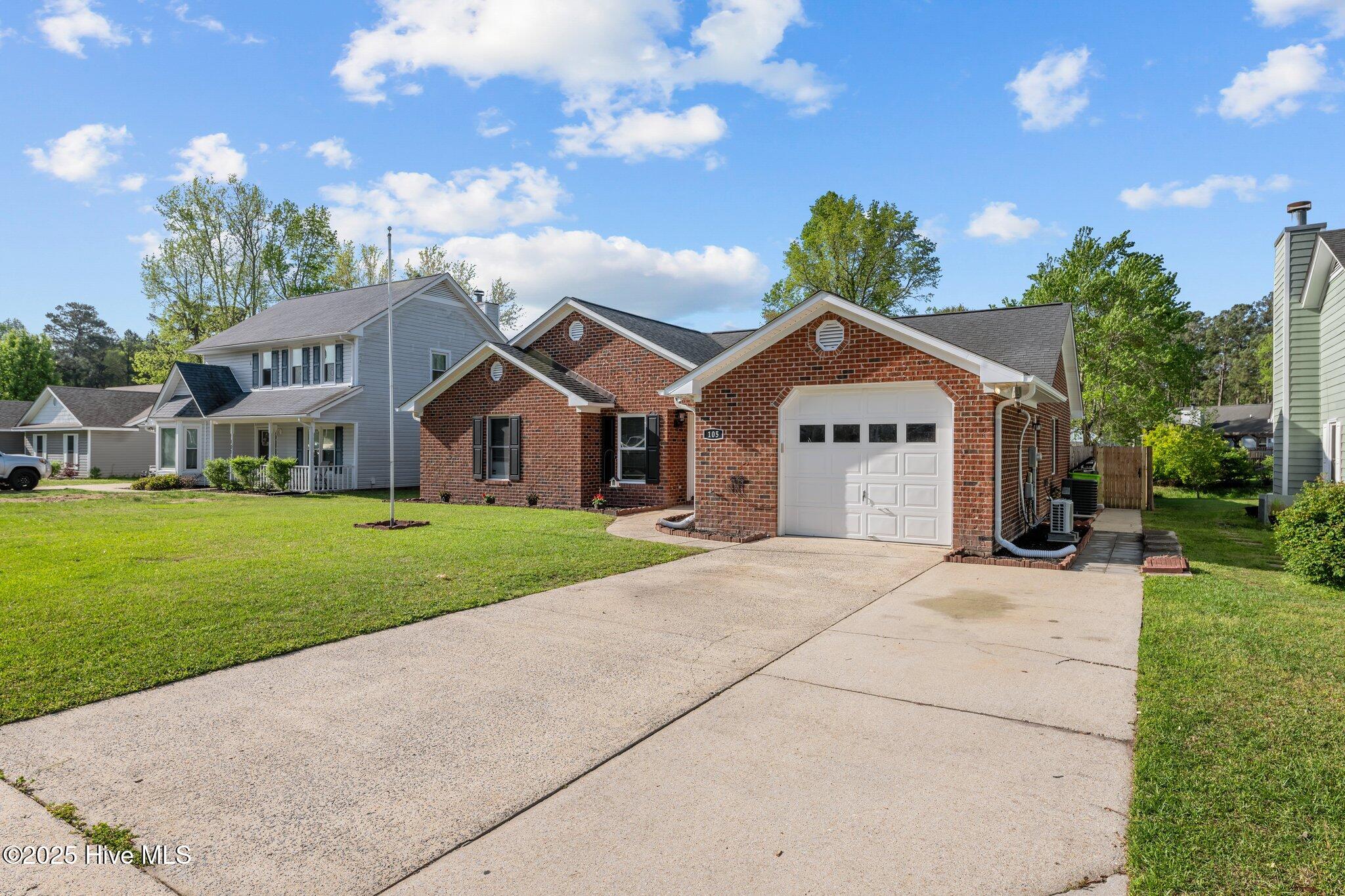 105 S Forest Drive Property Photo 3