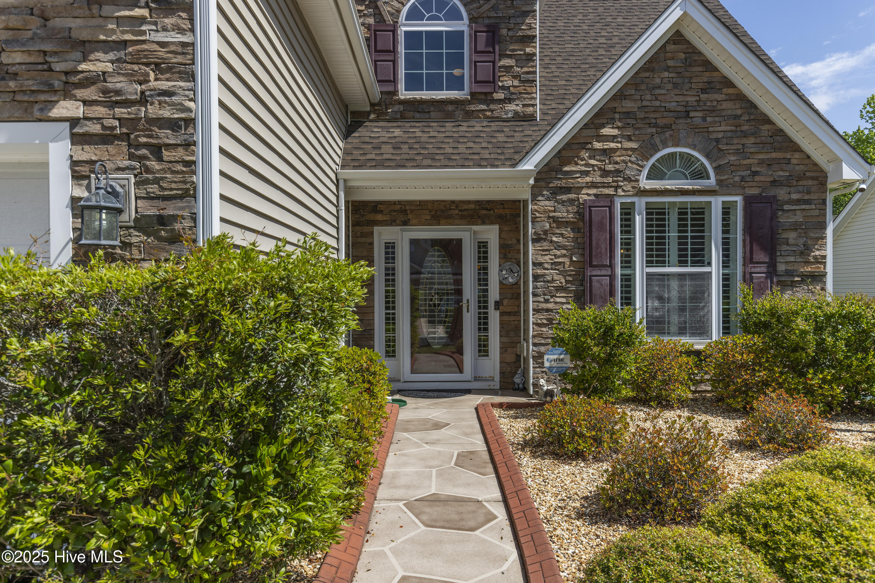 256 Downing Glen Place Property Photo 4
