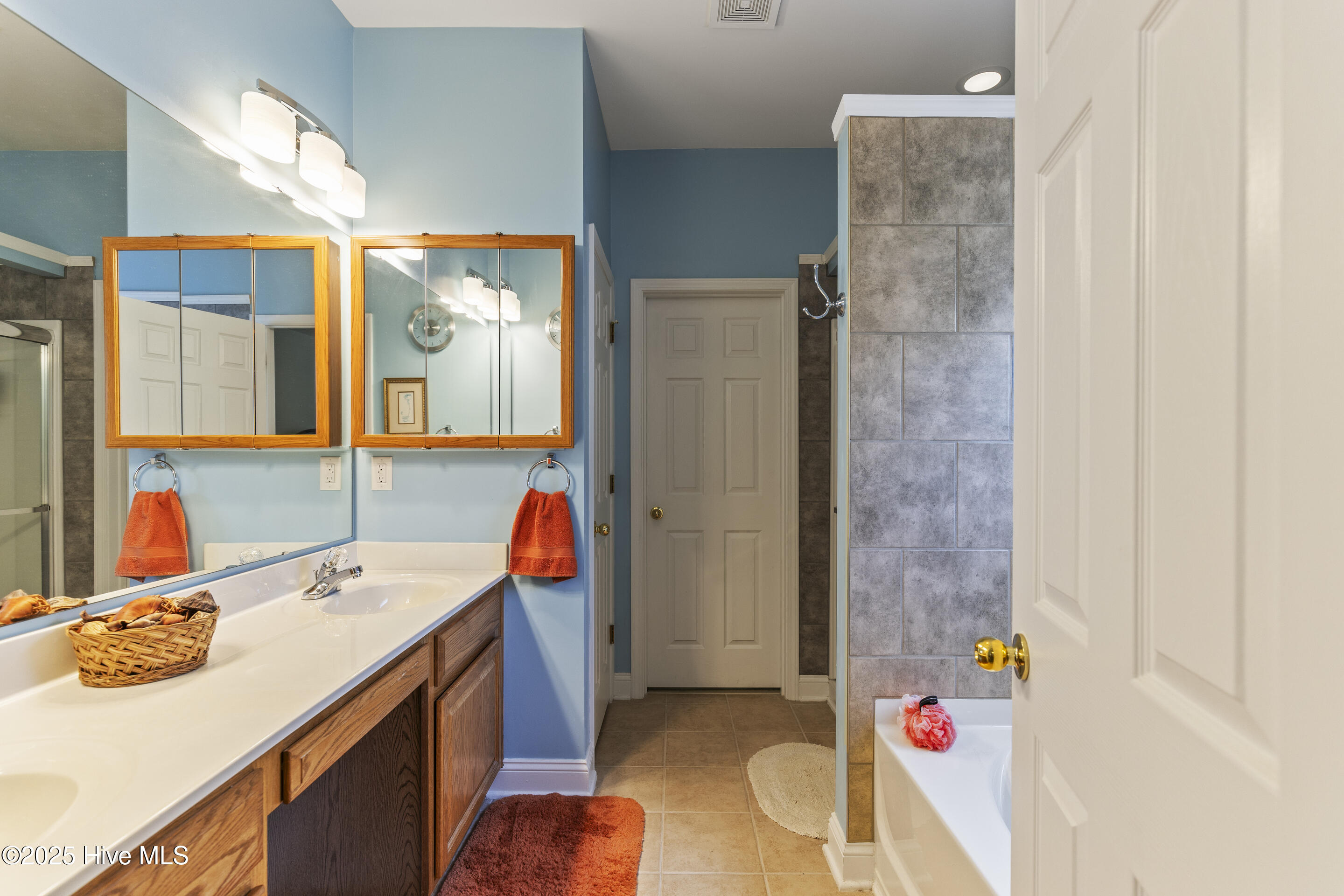 256 Downing Glen Place Property Photo 24