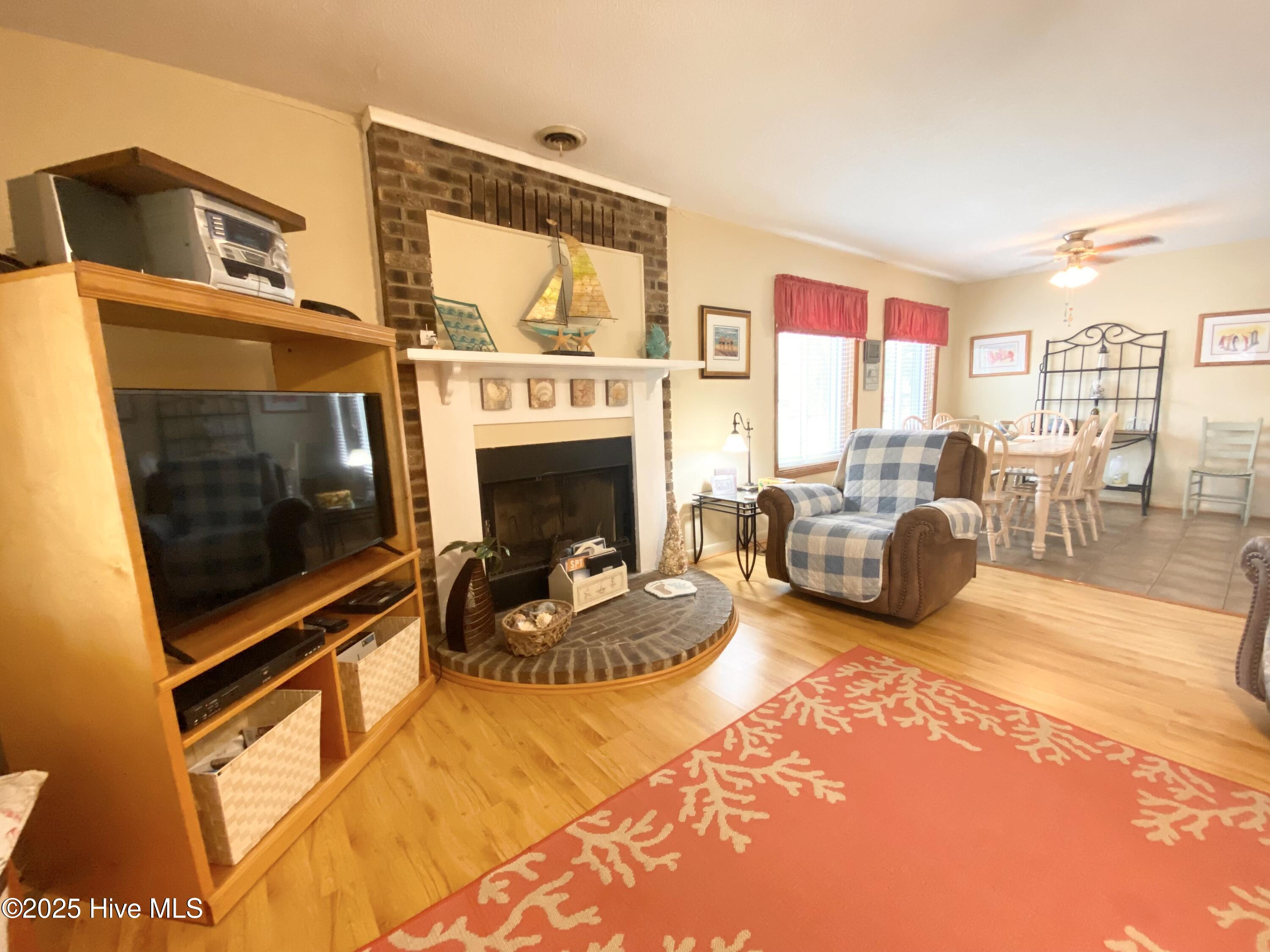 201 Ne 48th Street Property Photo 6