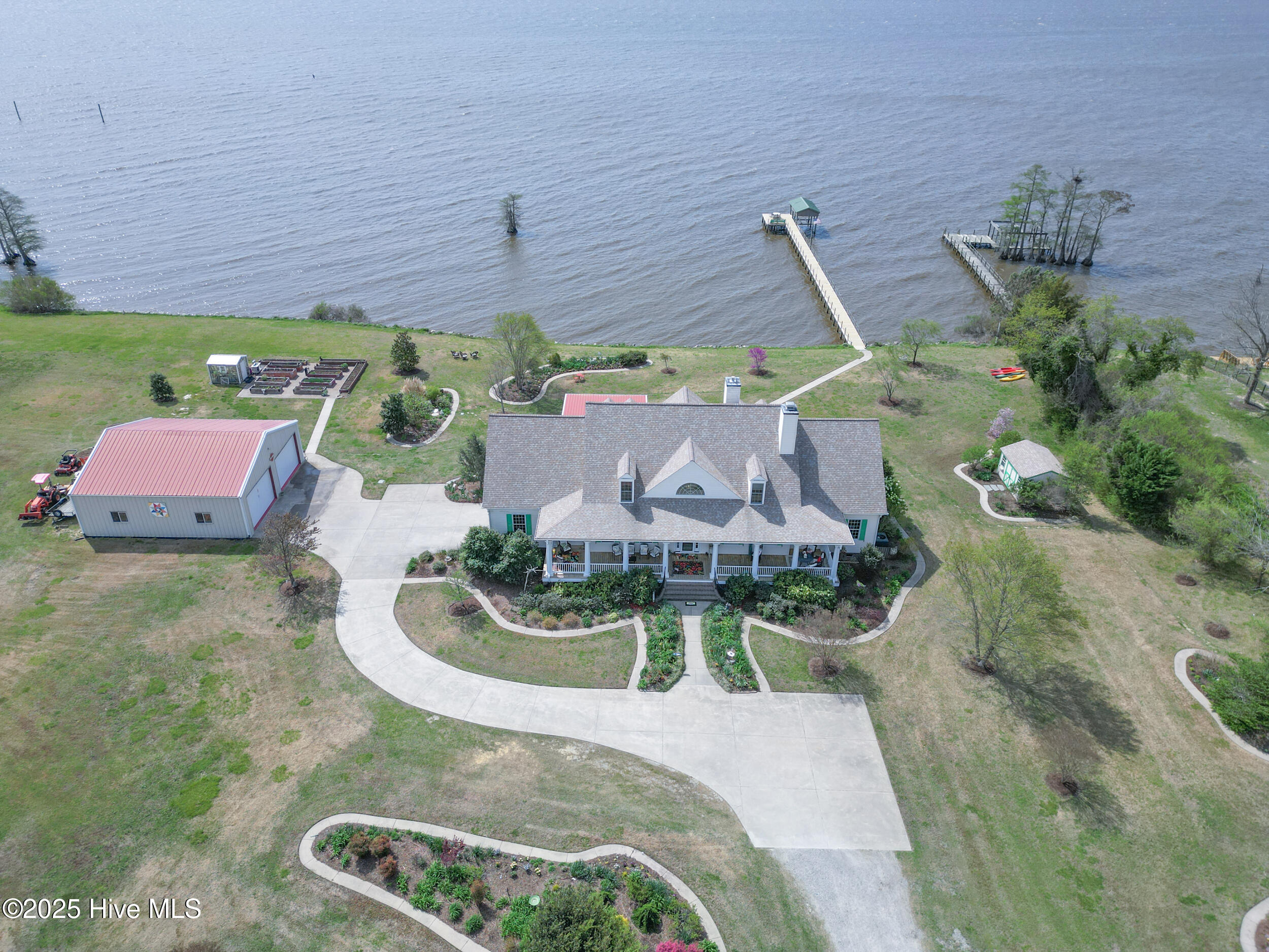 168 Edgewater Lane Property Photo
