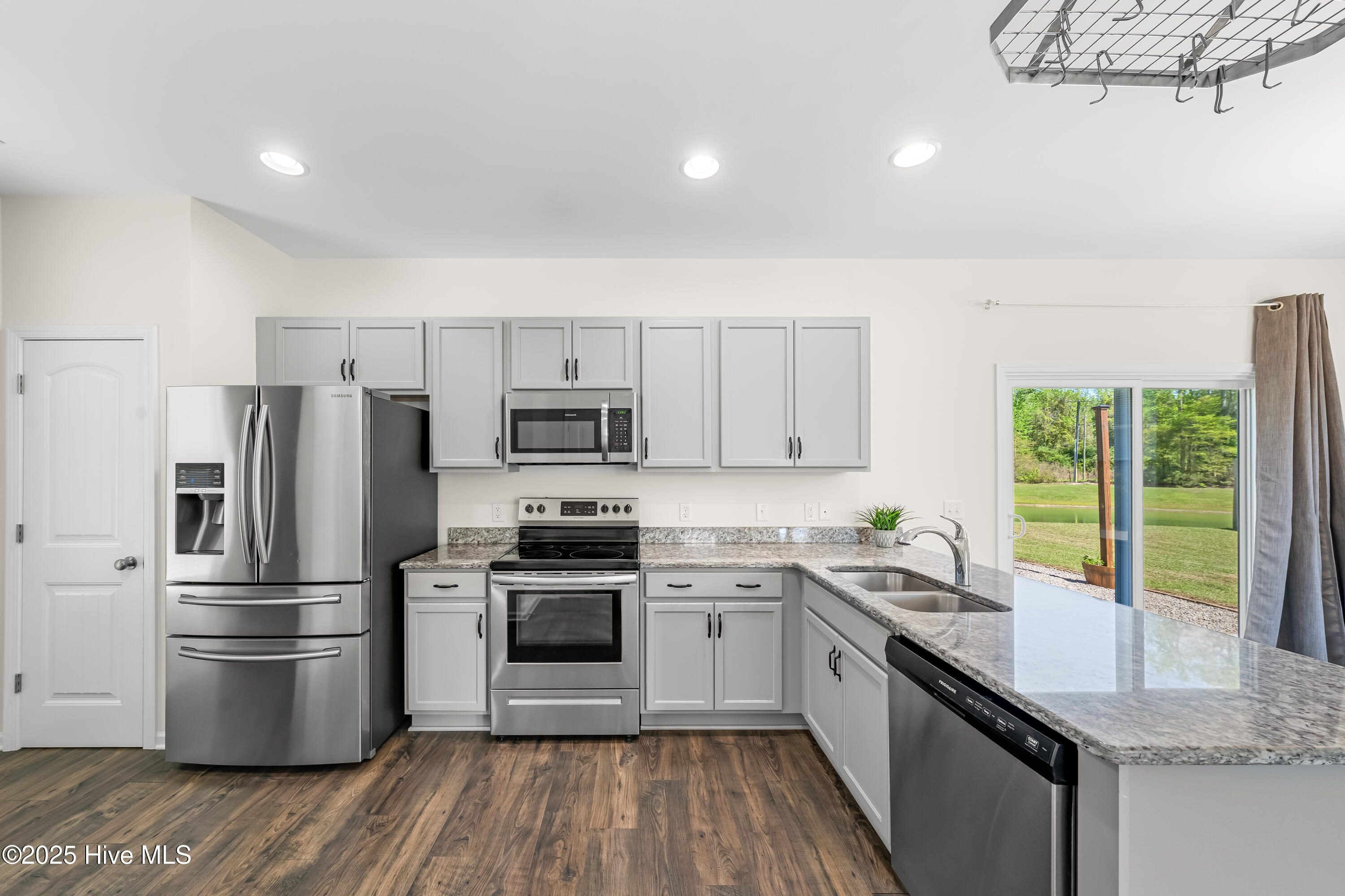9421 Cassadine Court Property Photo 4