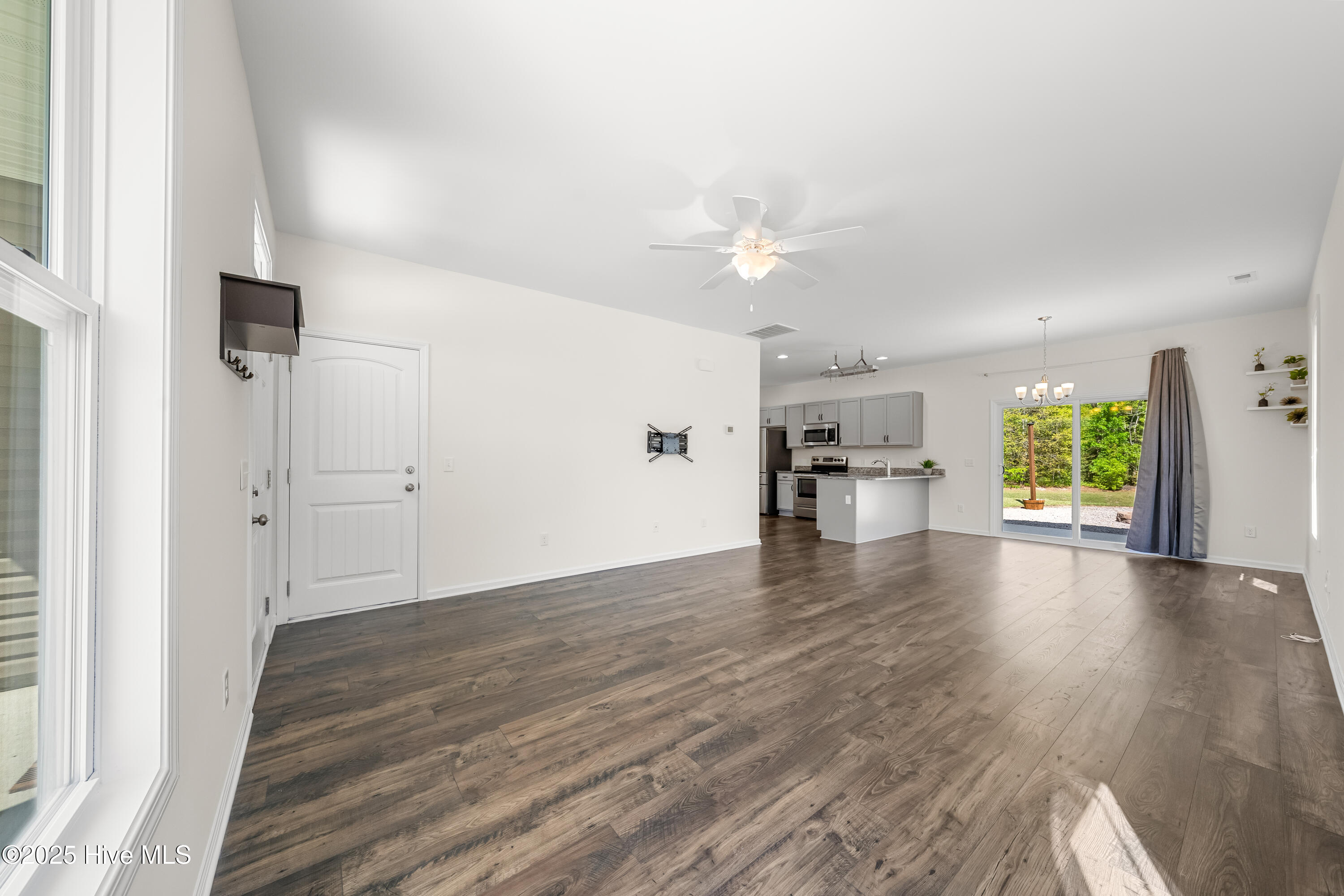 9421 Cassadine Court Property Photo 10