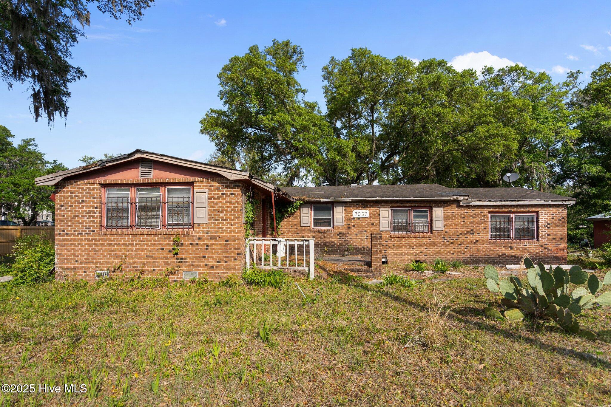 7037 Market Street Property Photo