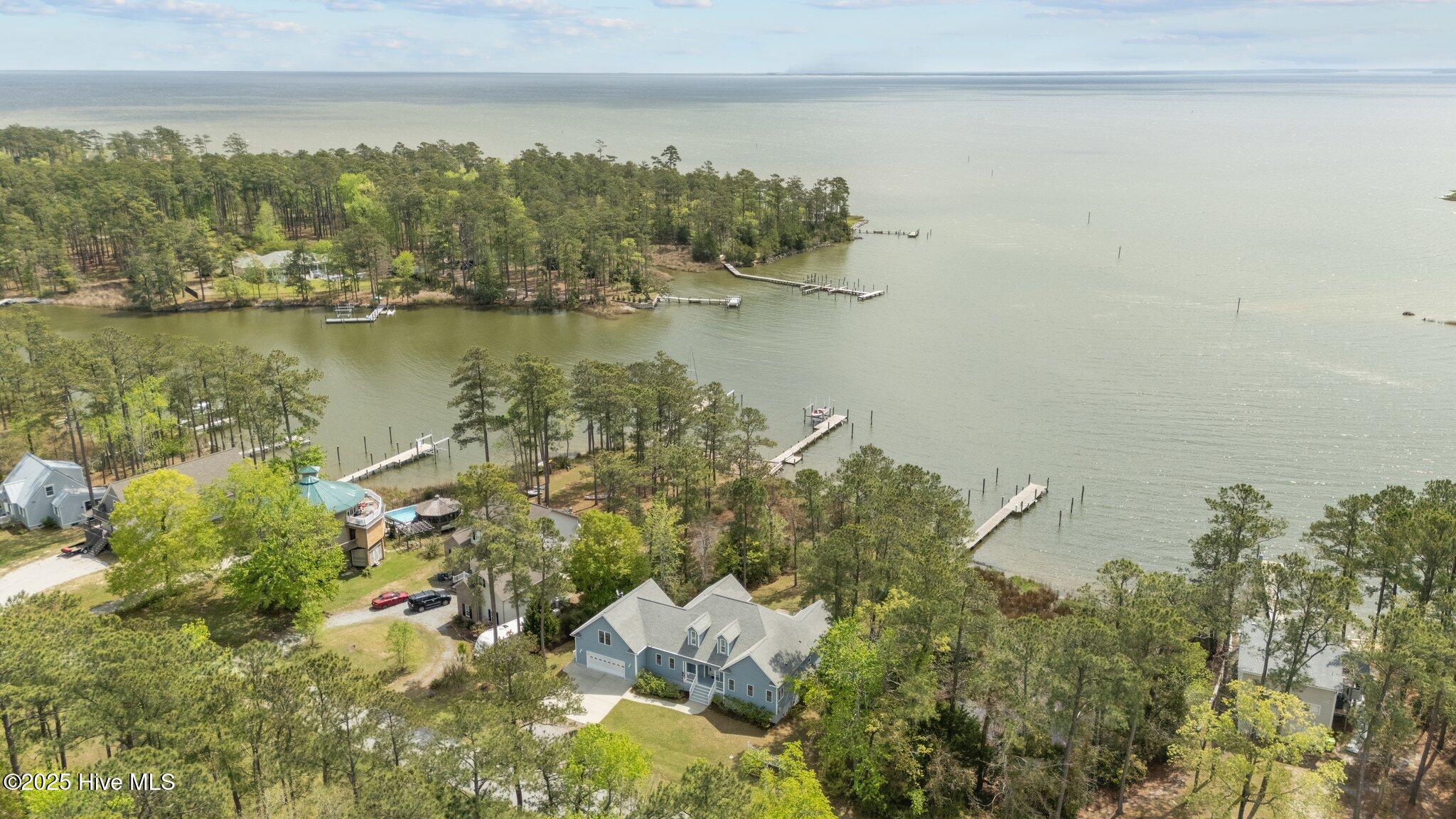 385 Peninsula Drive Property Photo