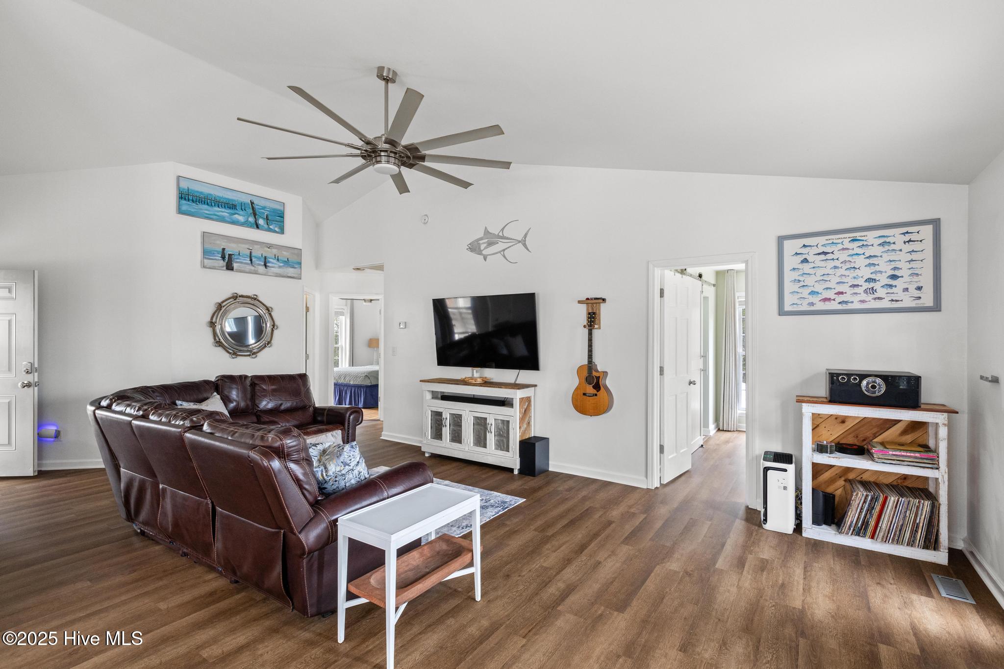 100 Barnacle Circle Property Photo 8