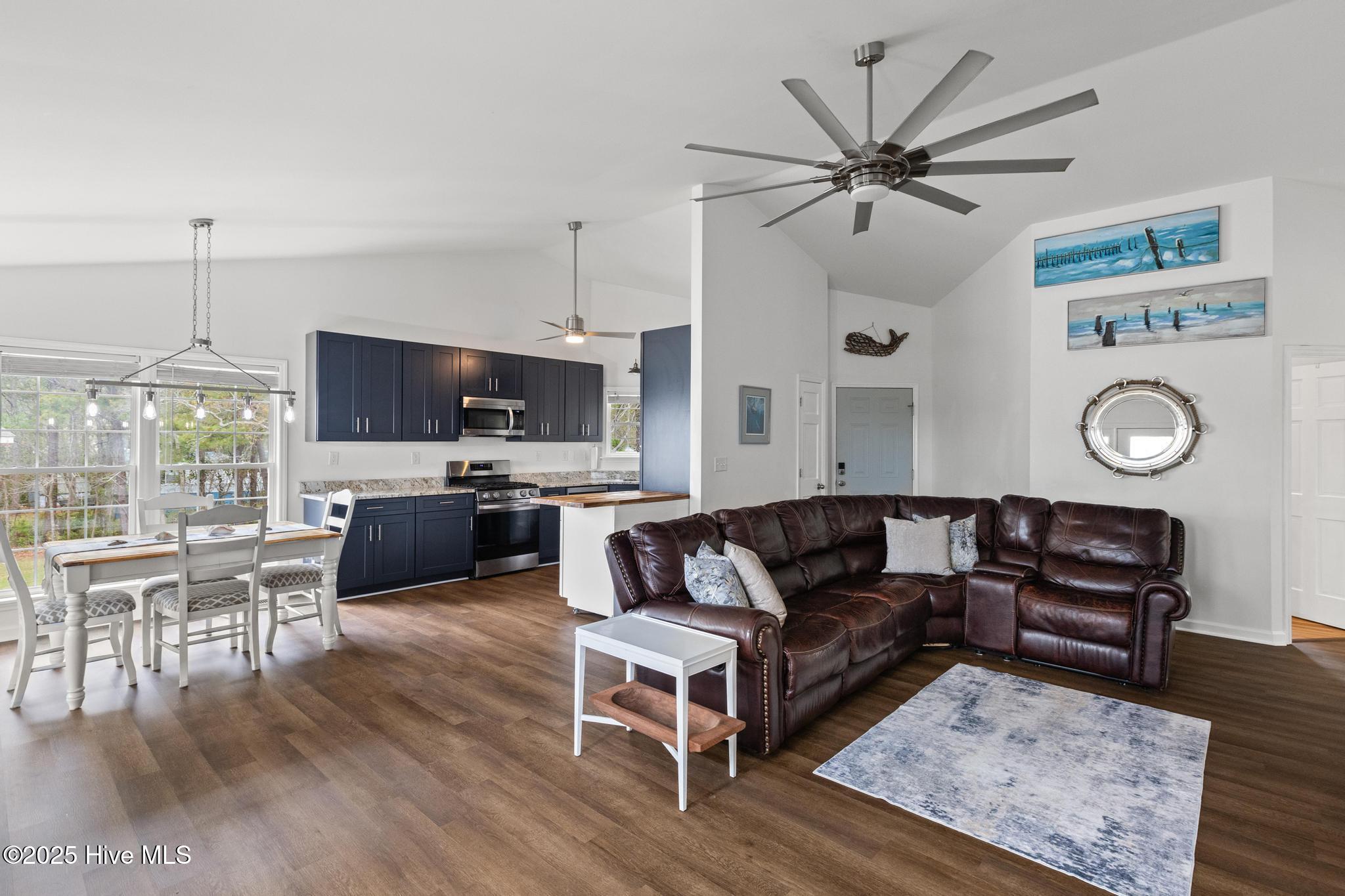 100 Barnacle Circle Property Photo 9