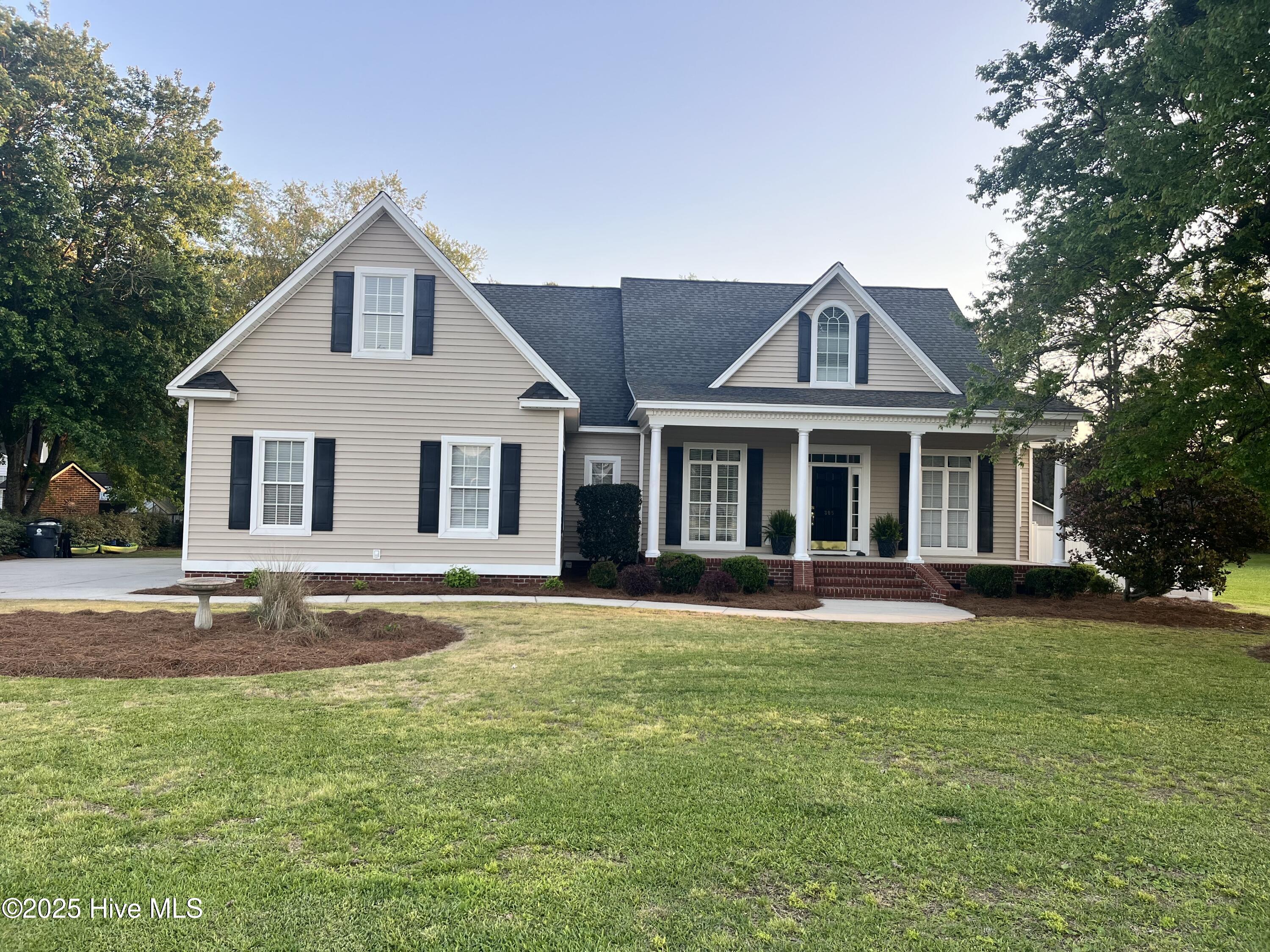 305 Stewart Circle Property Photo