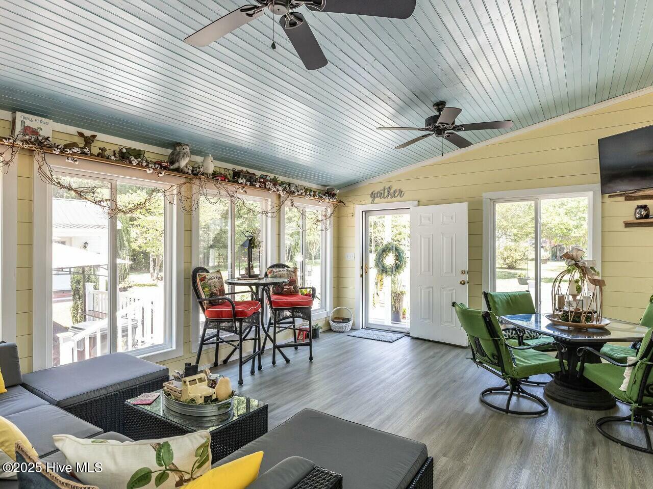132 Crystal Place Property Photo 24
