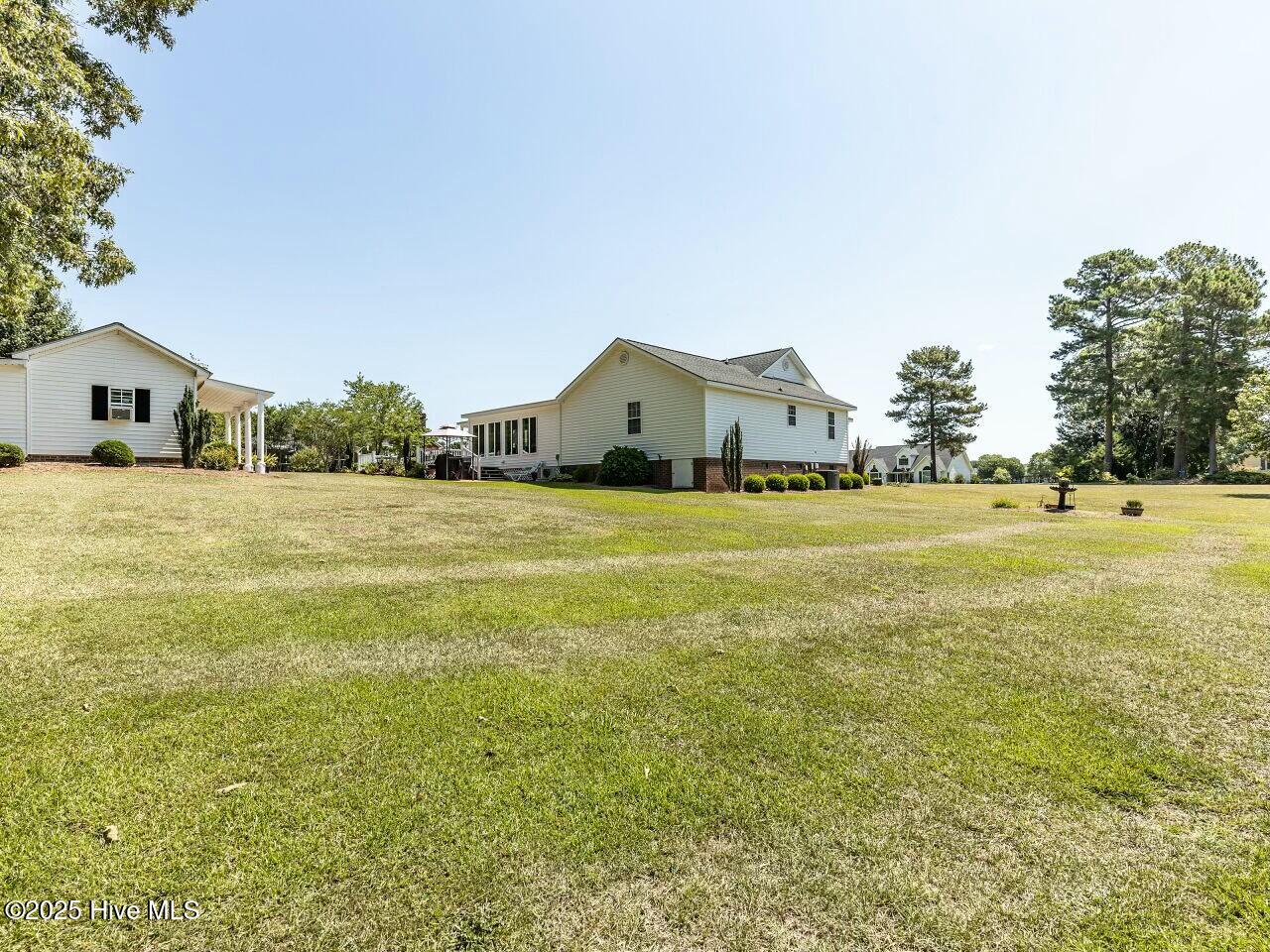 132 Crystal Place Property Photo 41