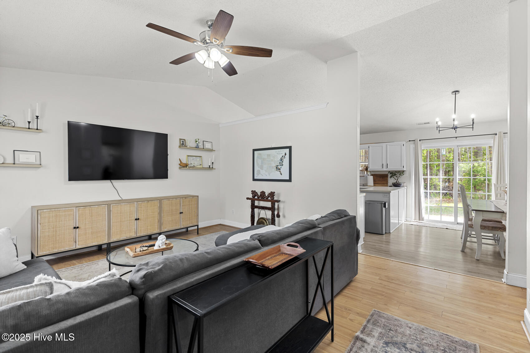 1202 Onsville Drive Property Photo 4