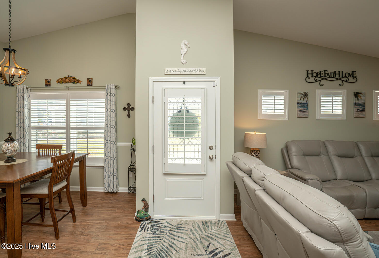 1055 Chadsey Lake Drive Property Photo 8