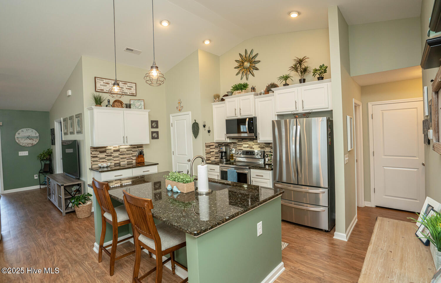 1055 Chadsey Lake Drive Property Photo 14