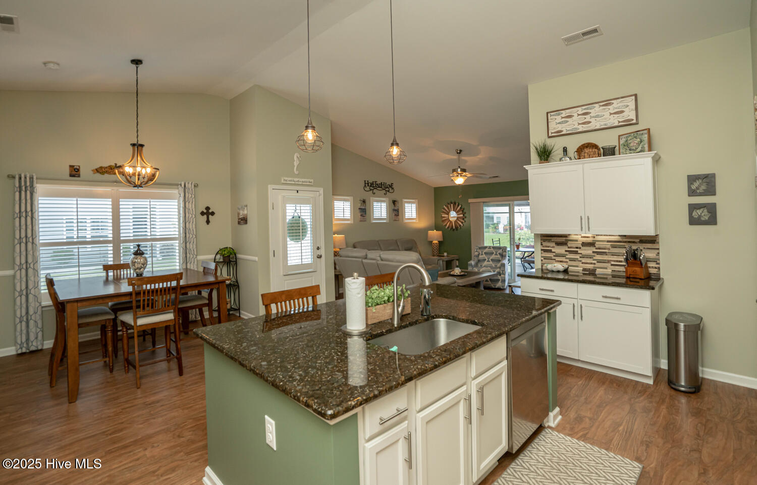 1055 Chadsey Lake Drive Property Photo 15