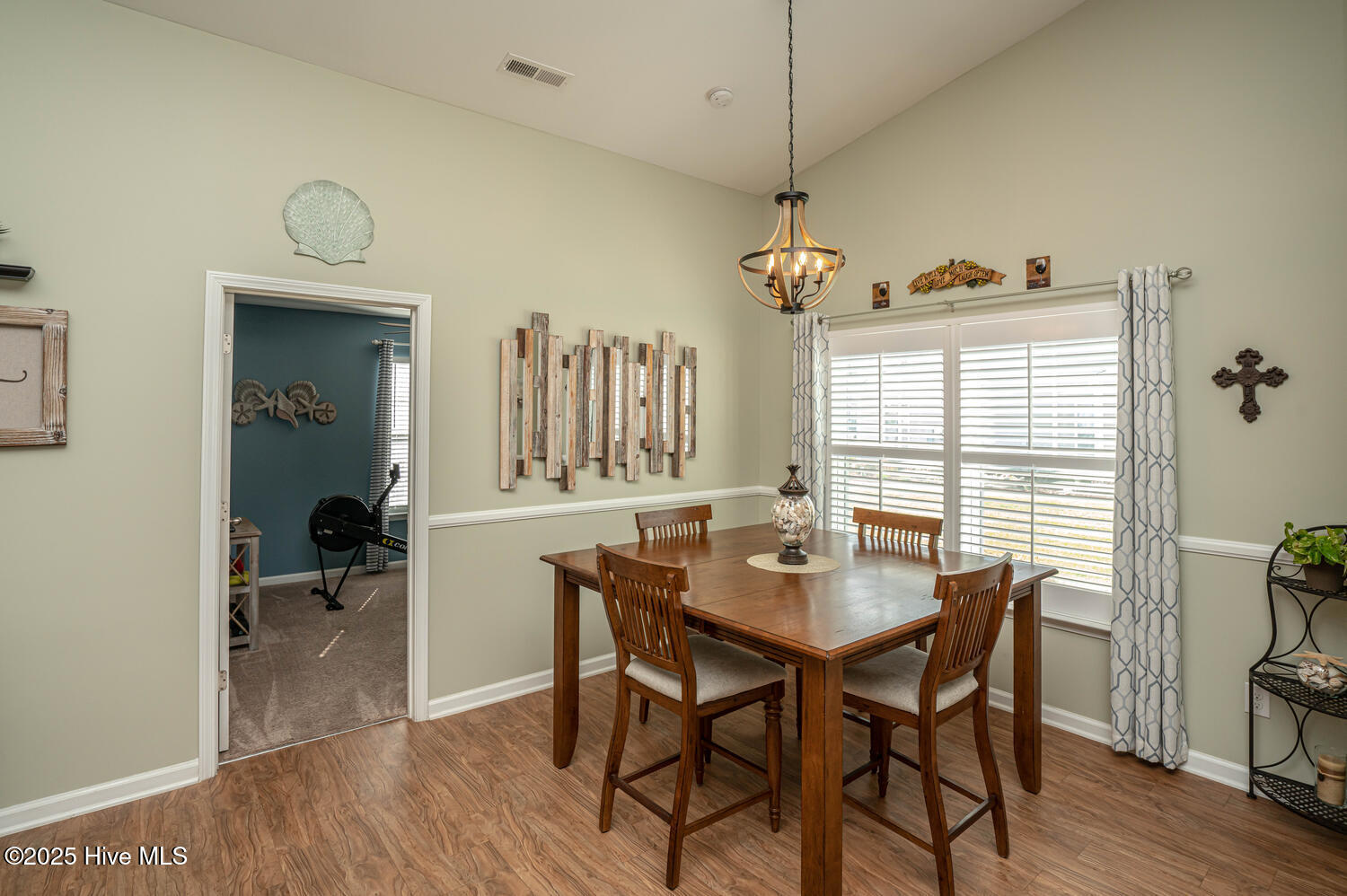 1055 Chadsey Lake Drive Property Photo 18