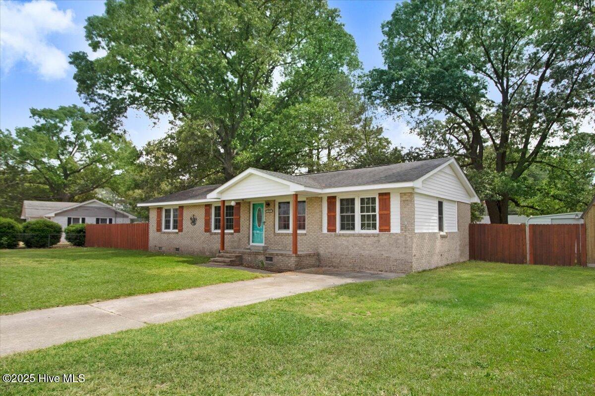 1975 Oakwood Drive Property Photo 2