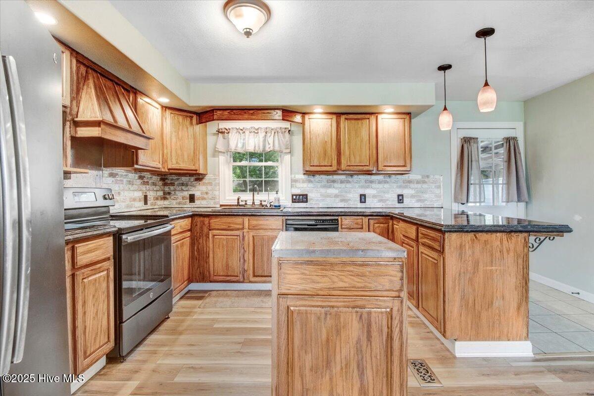 1975 Oakwood Drive Property Photo 10