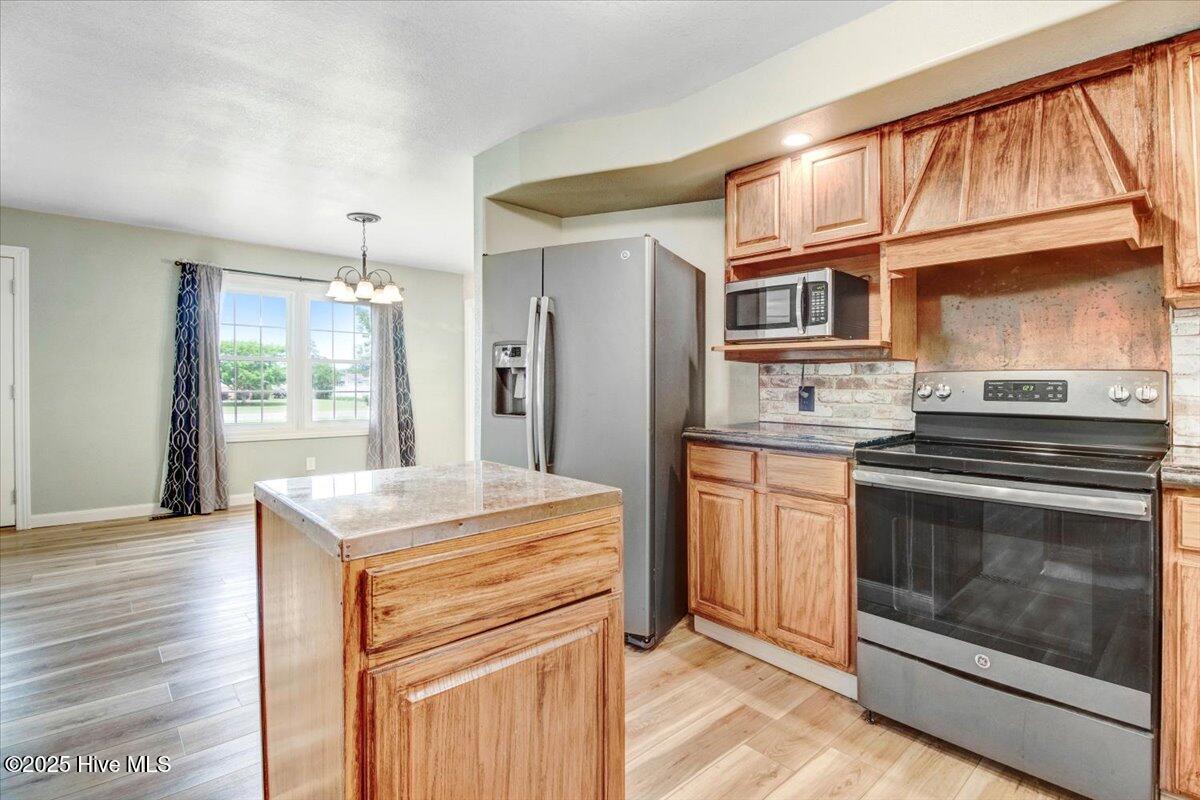 1975 Oakwood Drive Property Photo 11