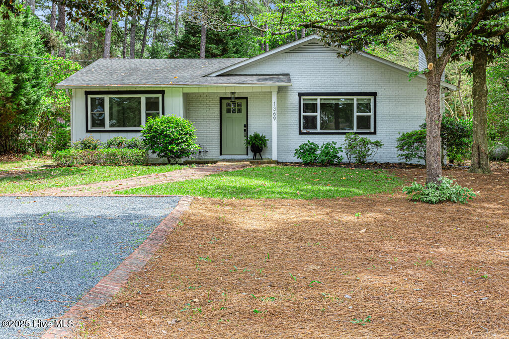 1369 Linden Road Property Photo 1
