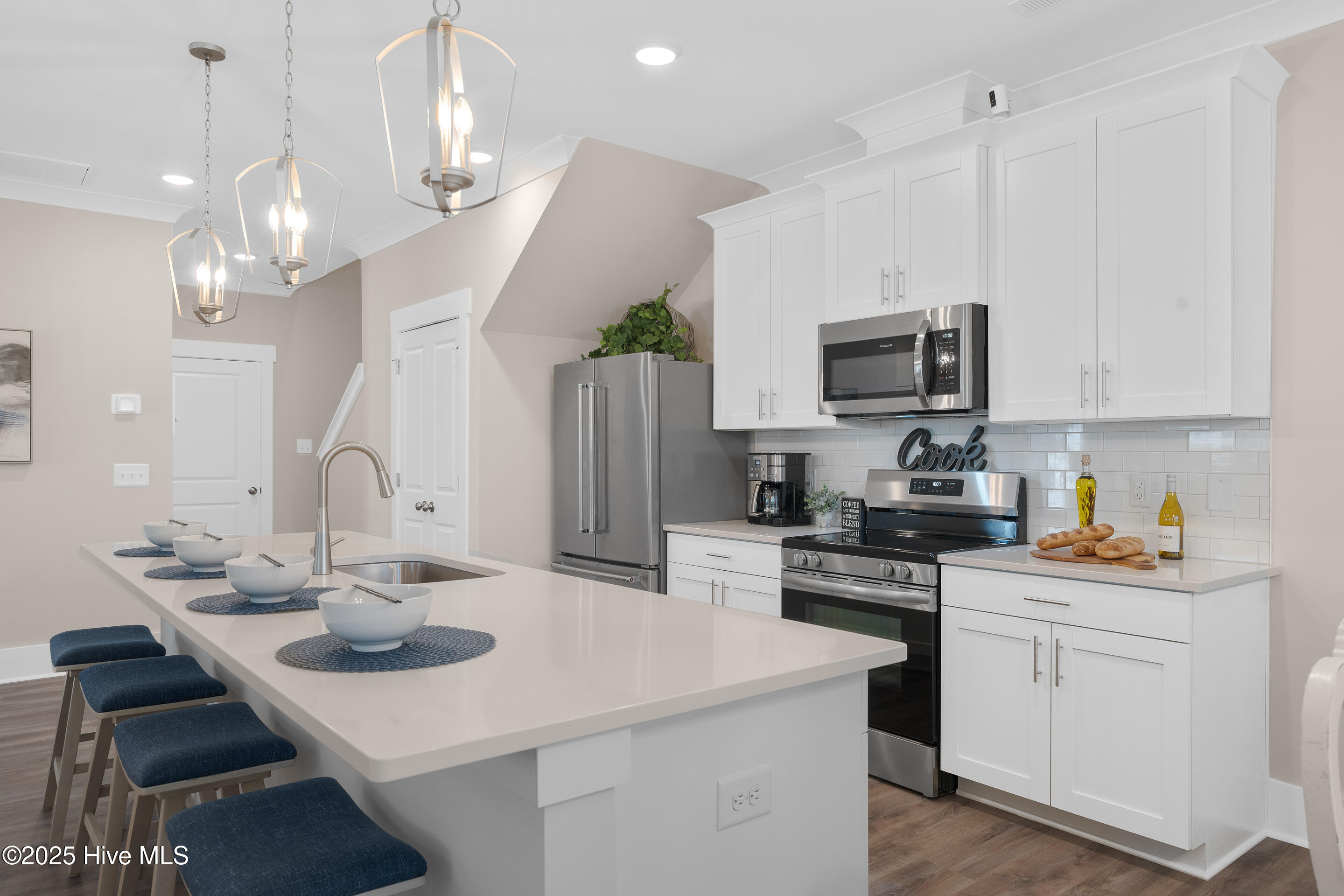 7449 Springwater Drive Property Photo 8
