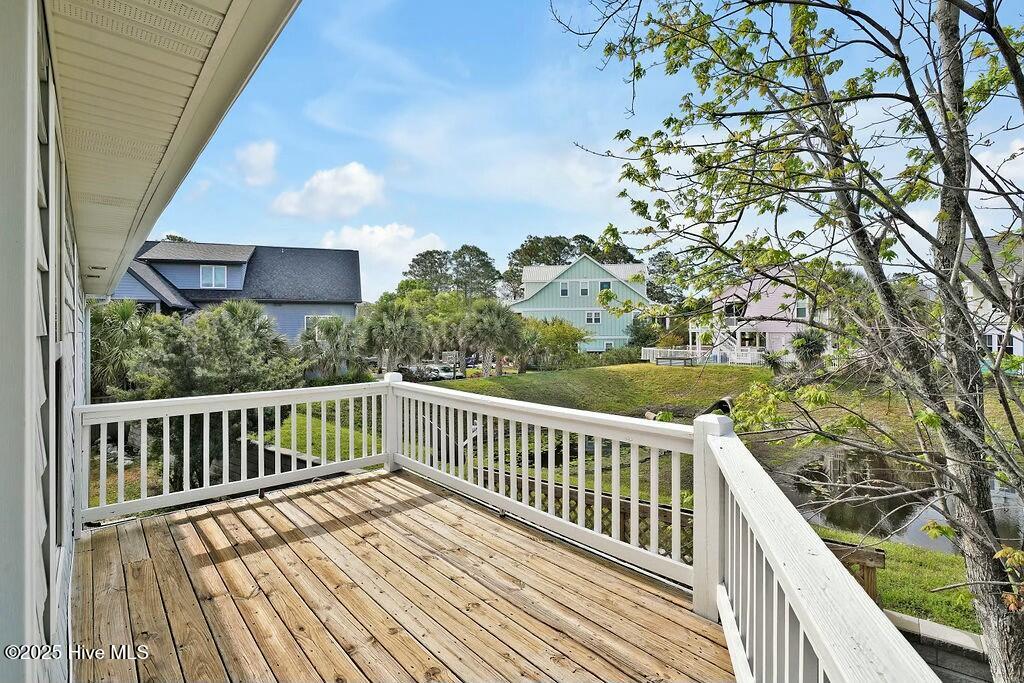 112 Palm Breeze Drive Property Photo 4