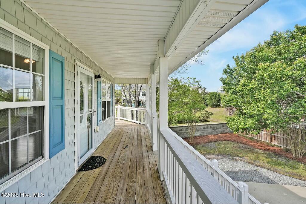 112 Palm Breeze Drive Property Photo 6