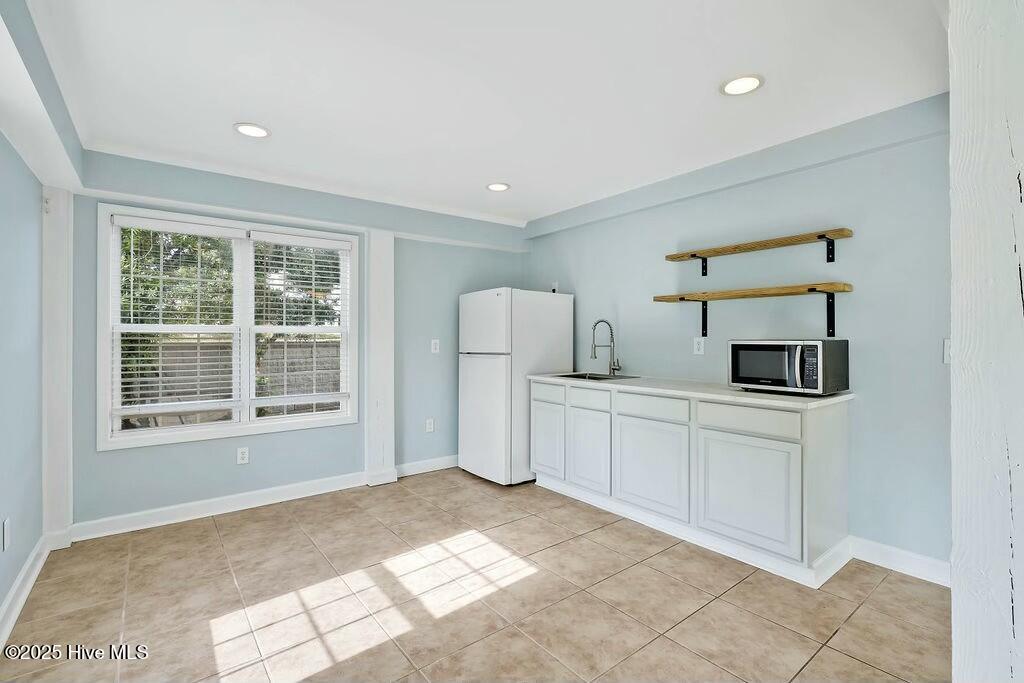 112 Palm Breeze Drive Property Photo 24