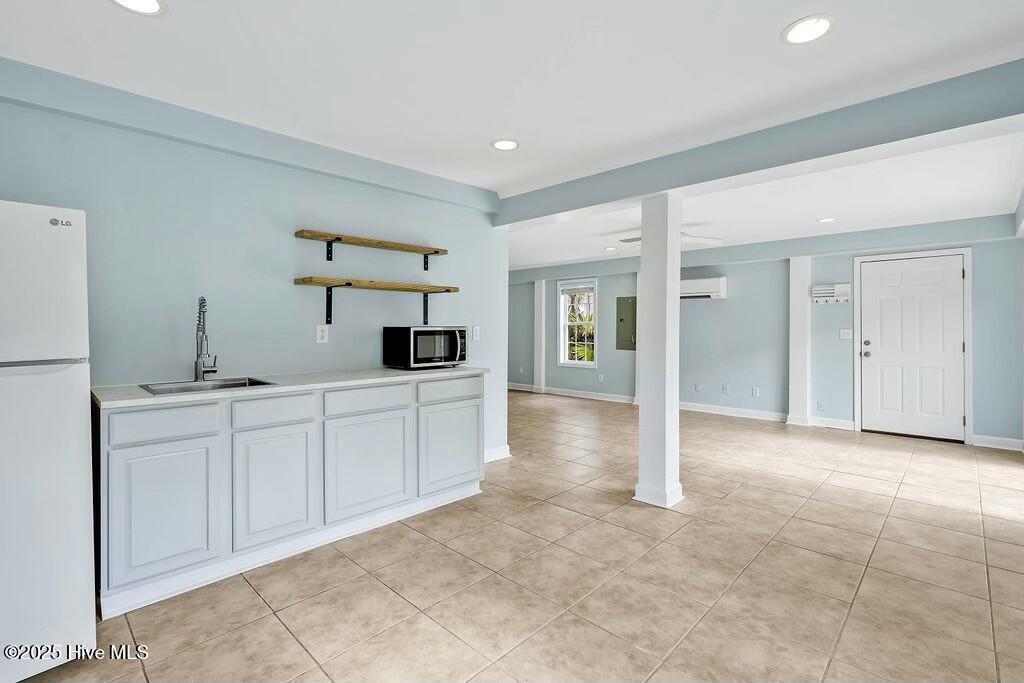 112 Palm Breeze Drive Property Photo 25