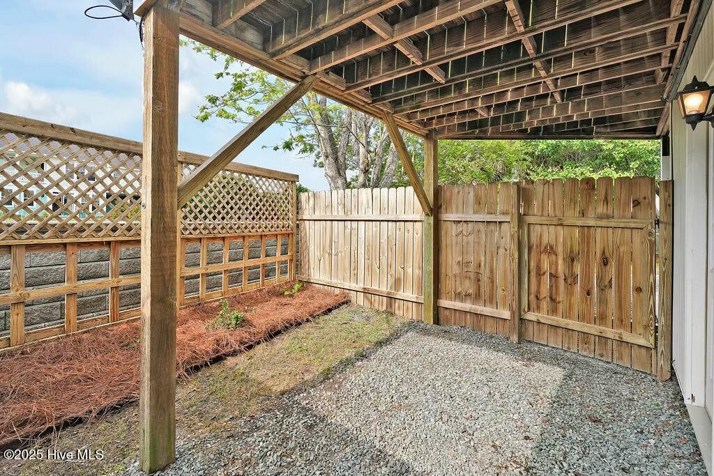 112 Palm Breeze Drive Property Photo 38