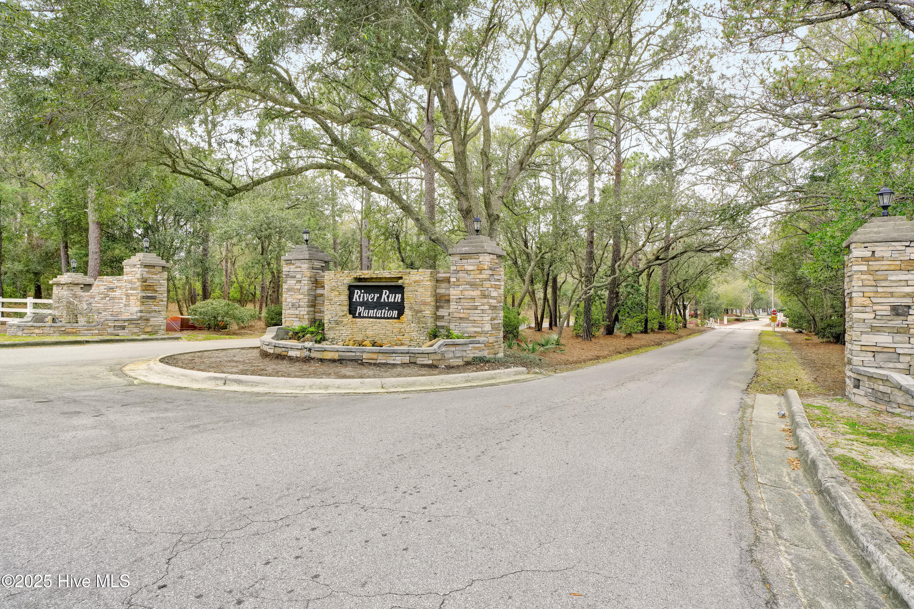 3255 Mooring Drive Property Photo 4