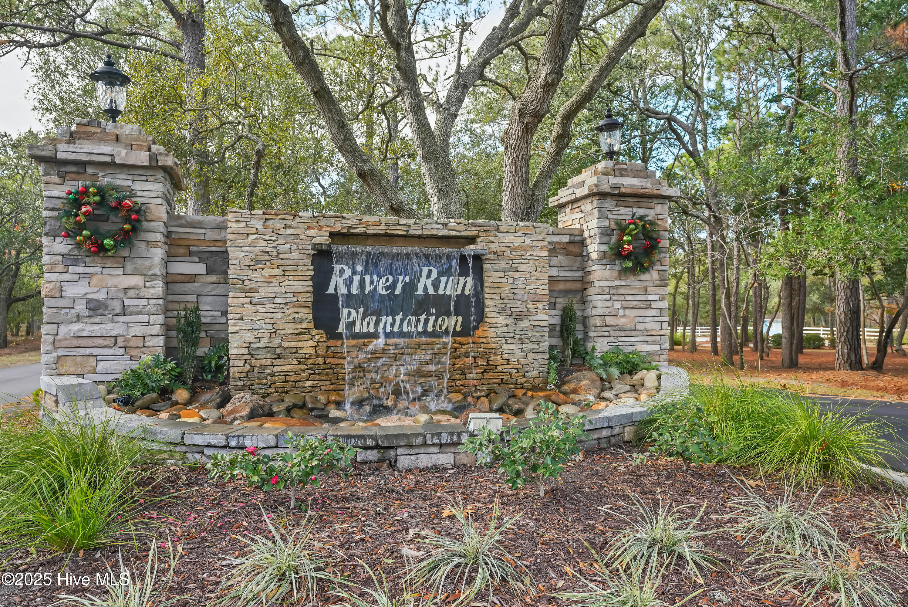 3255 Mooring Drive Property Photo 5